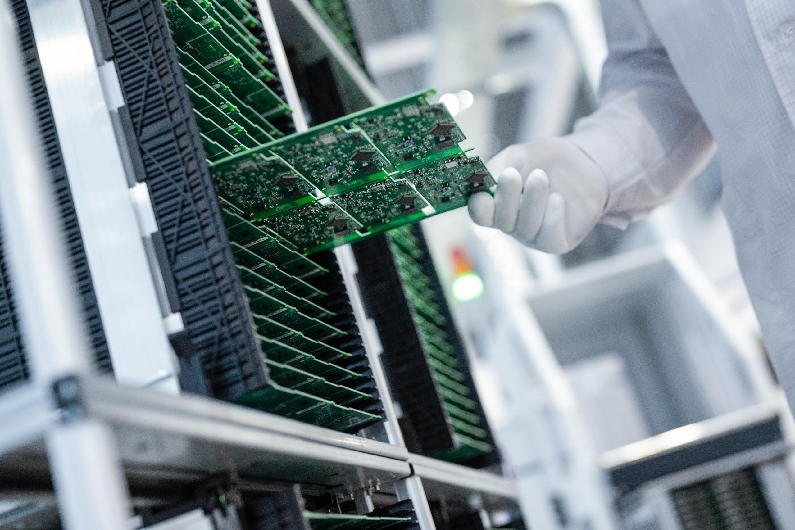 Промышленная фотосъемка для компании Телематика 2023 год. Фотограф Стоян Васев / Industrial photography of Telematika Factory. Industrial Photographer Stoyan Vassev.