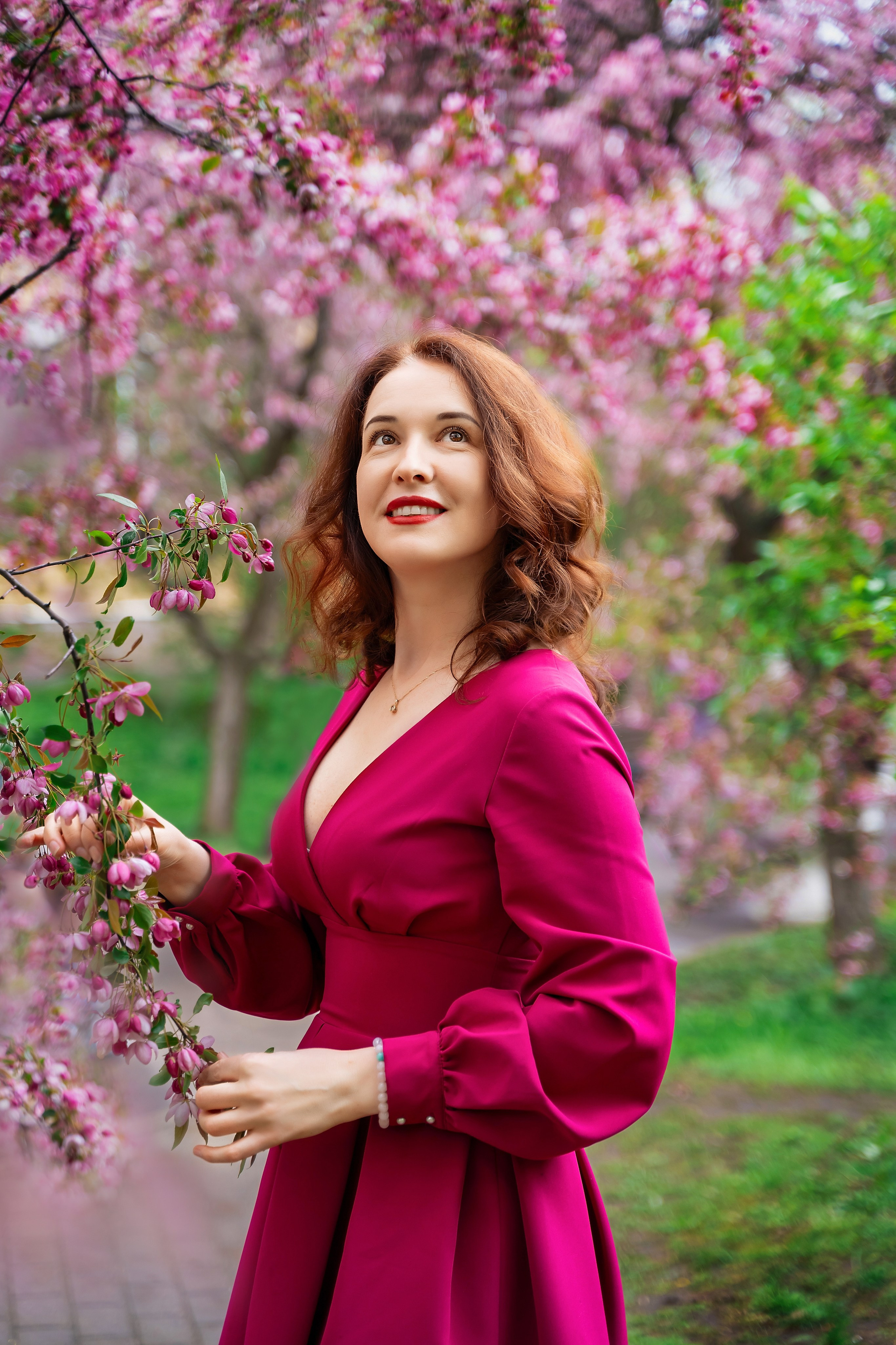Цветение розовых яблонь. Детский и семейный фотограф г. Москва Оксана Катаджи