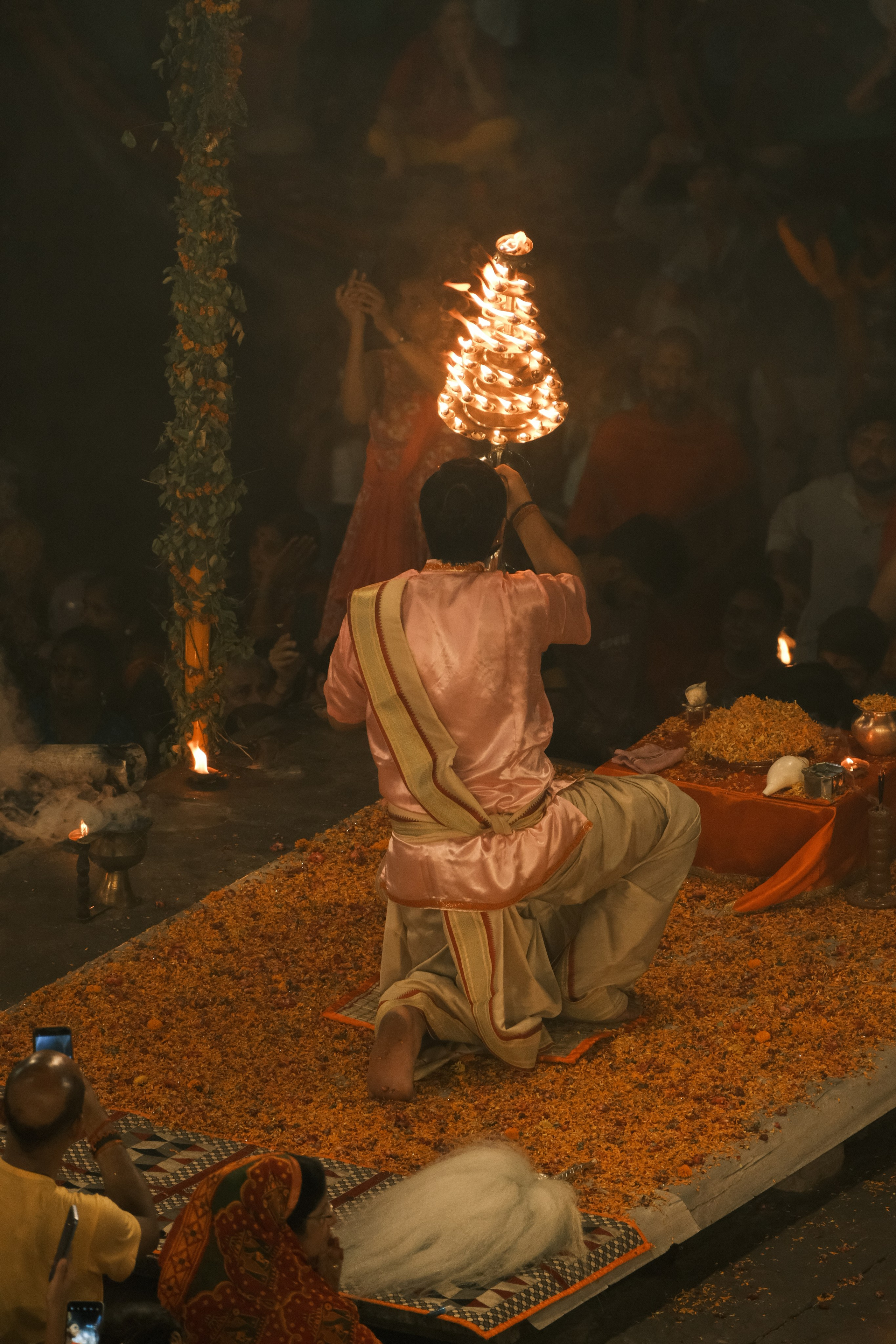 VARANASI. Https://www.instagram.com/paparrazzio