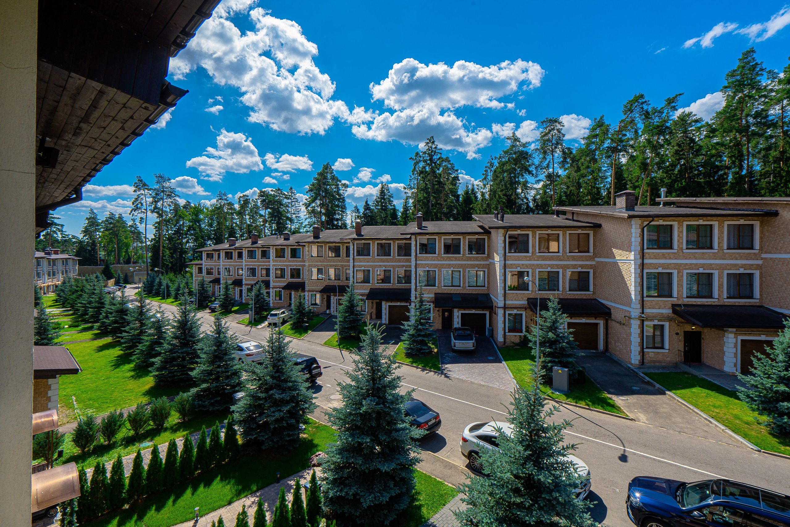 Счастливая. AEprod 📸 Фото | 3D туры | Видео | Озвучивание