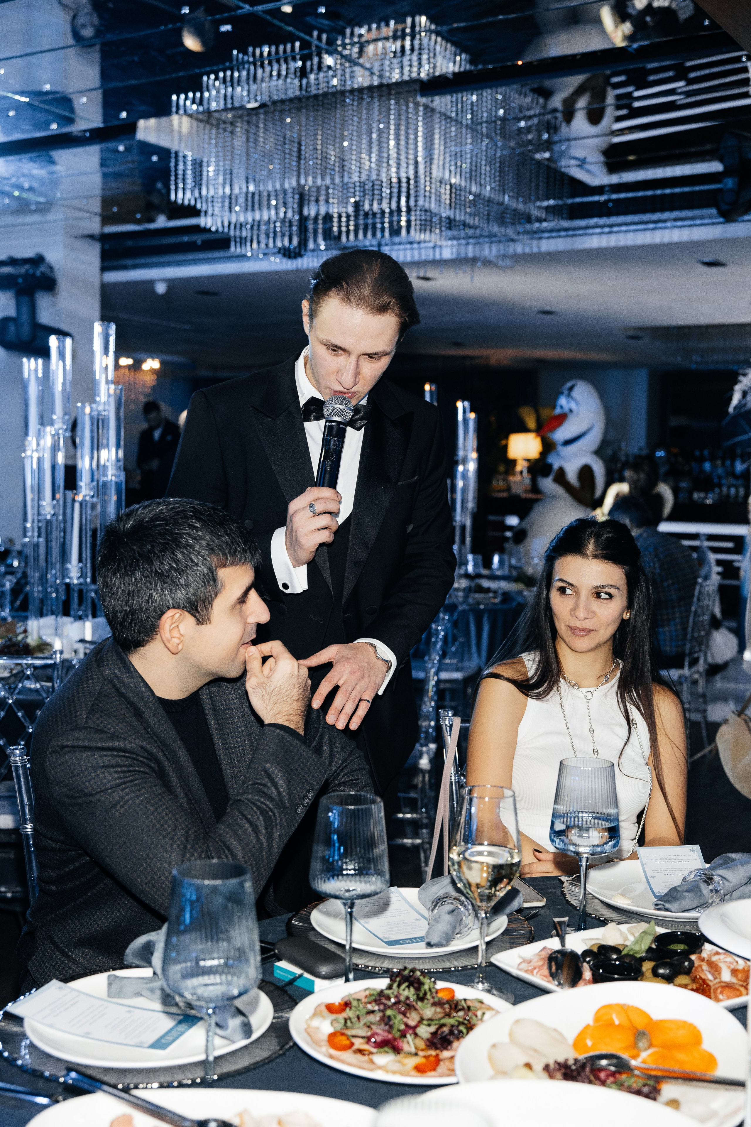 Ведущий Данил Шушлебин