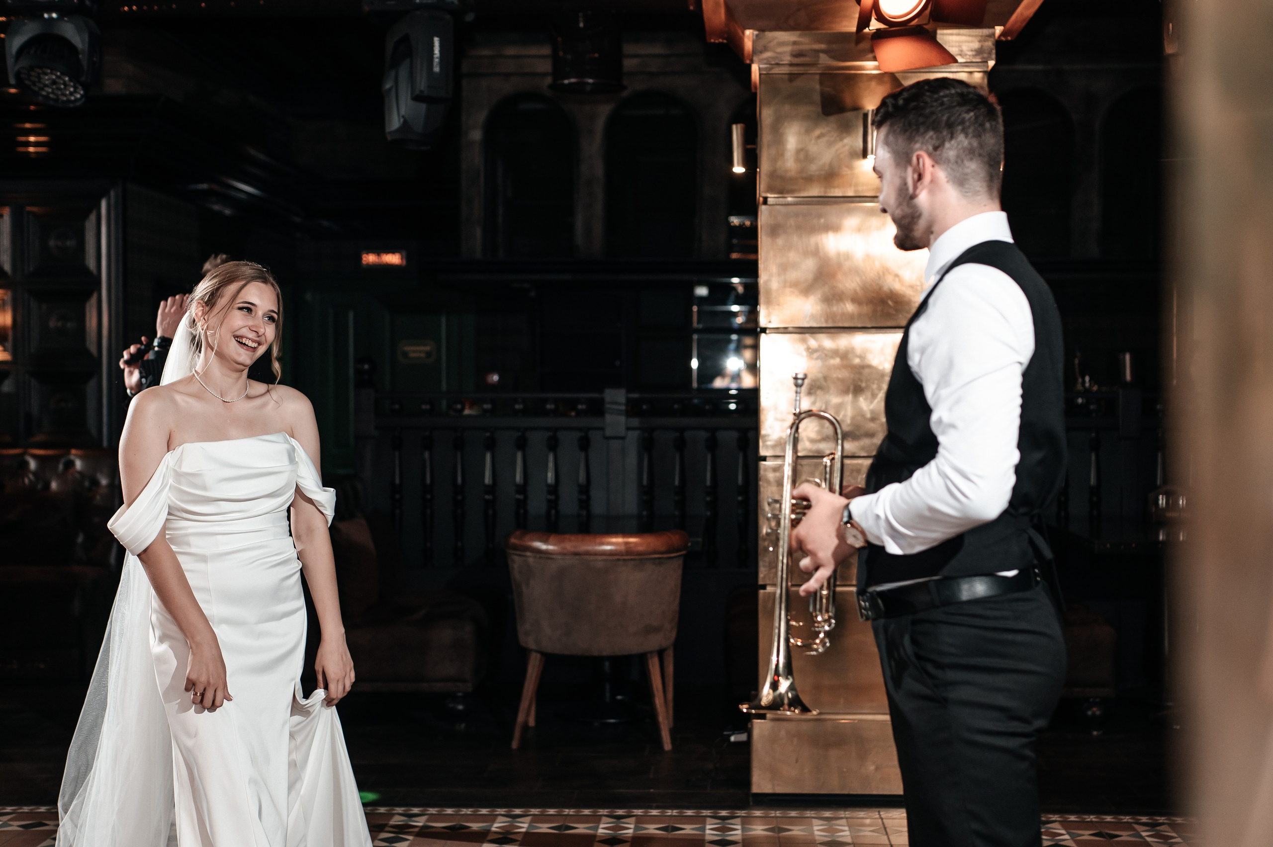 Даниил и Валерия. Черная утка. Полный день. Фотограф Екатерина Бочарникова