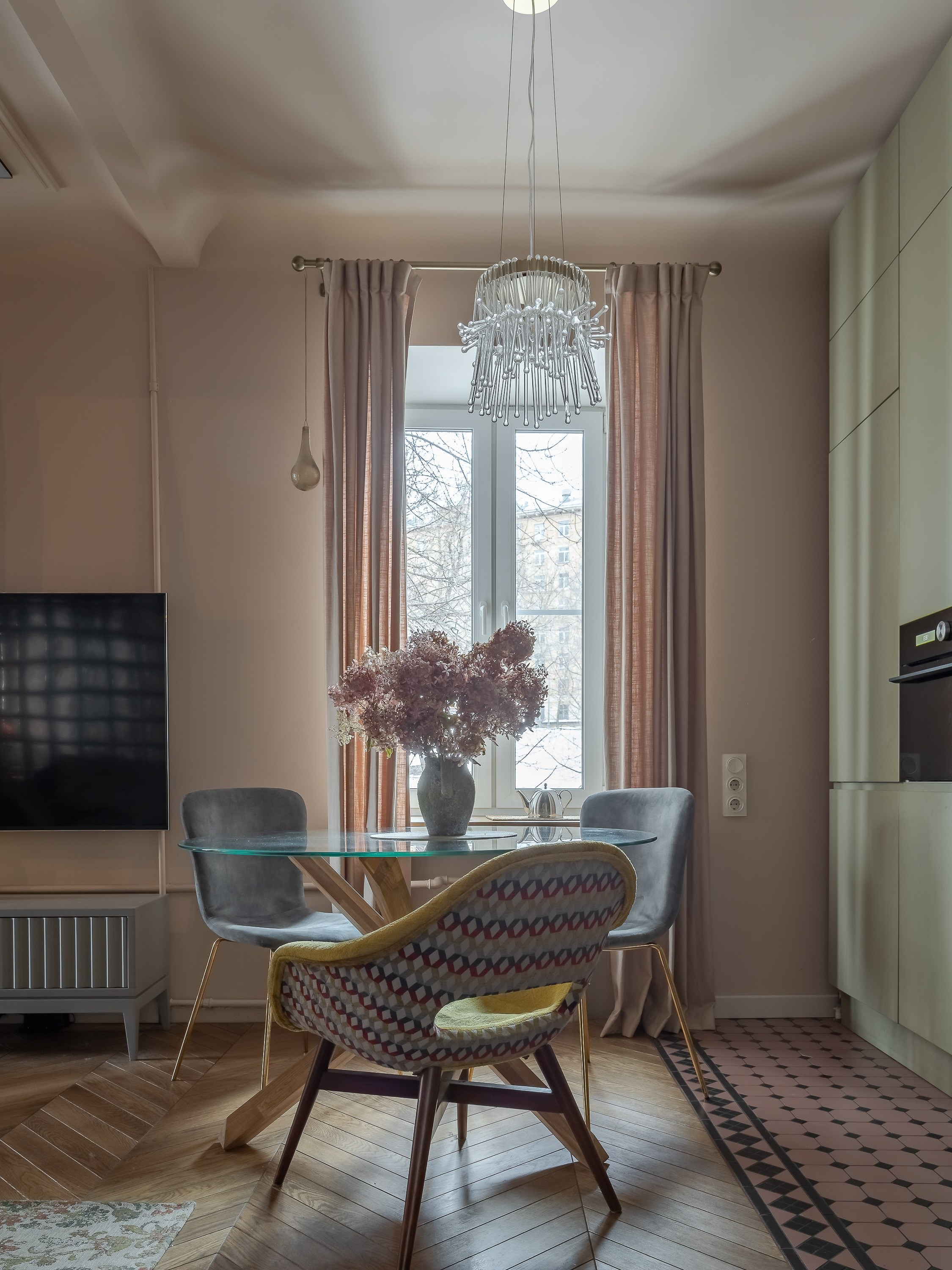 Винтажная квартира в доме начала века на Таганке. Главная