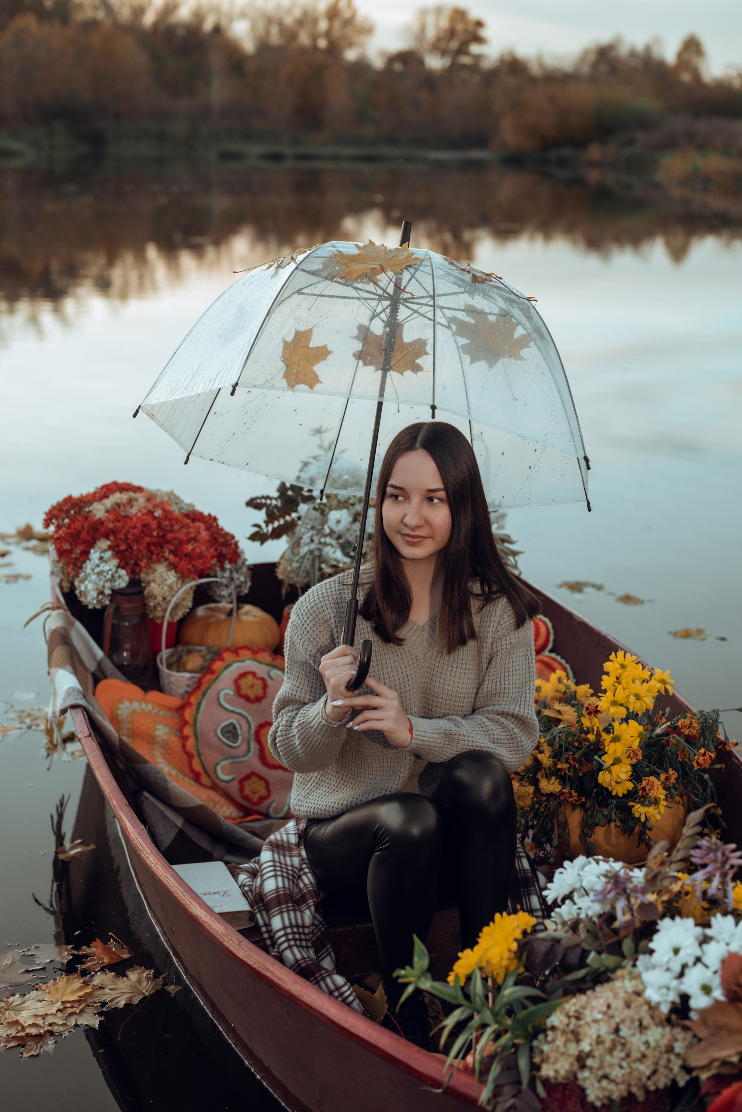 Фотопроект с осенней лодкой. Фотограф в городе Салават