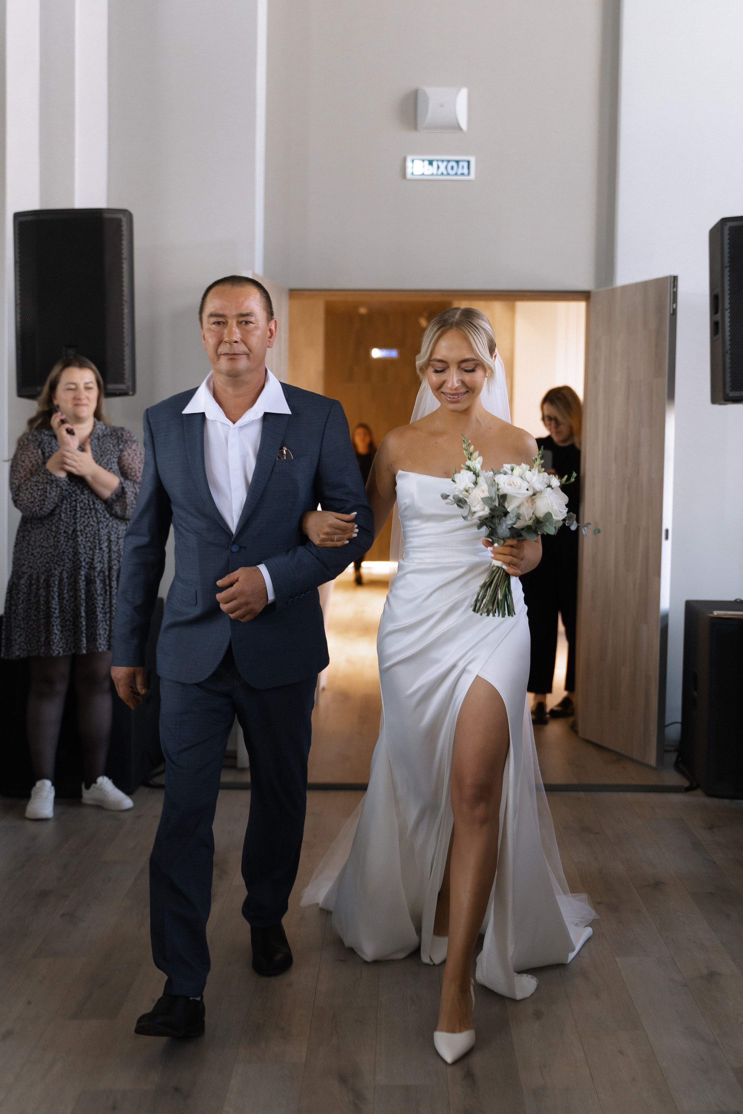 Денис и Виолетта. Свадебный фотограф Анастасия Хабарова в Новоуральске и Екатеринбурге