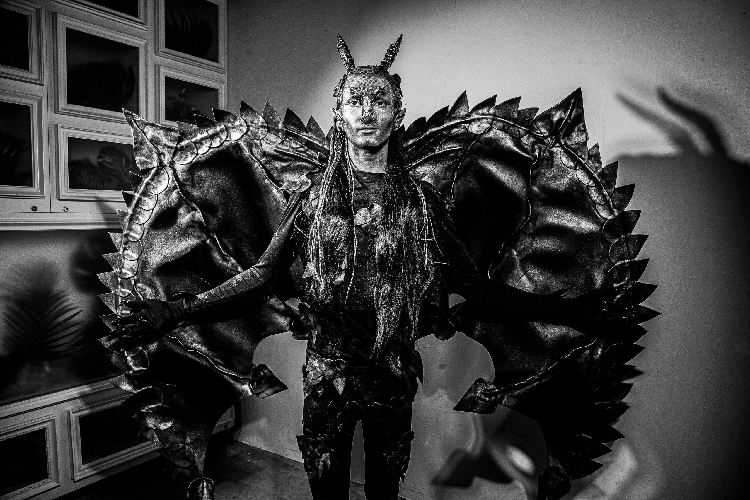 Алена. Дракон. Черно-белый фотограф Дмитрий Пчелкин