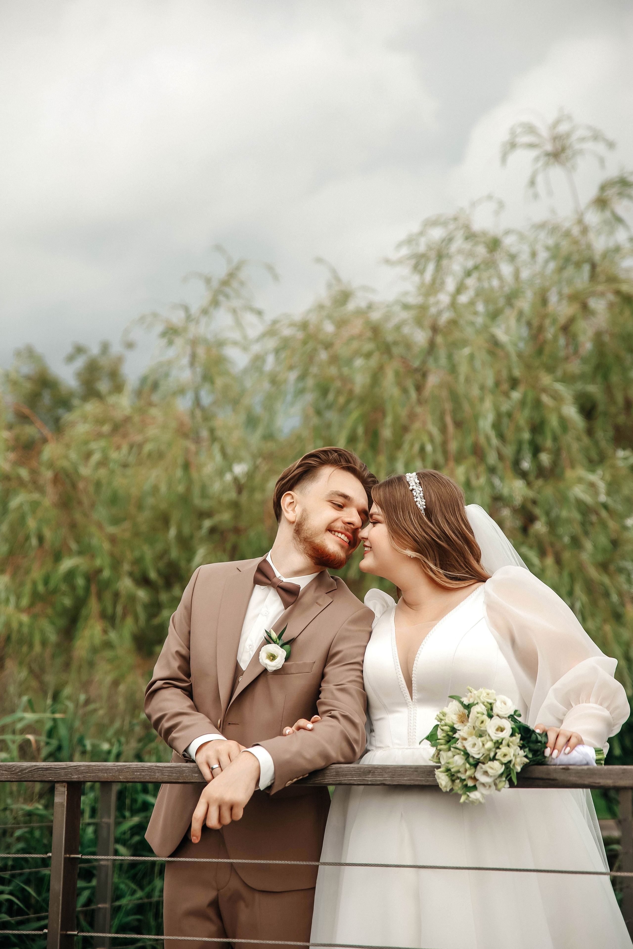 Свадебная фотосессия ВДНХ. Свадебный и семейный фотограф в Москве