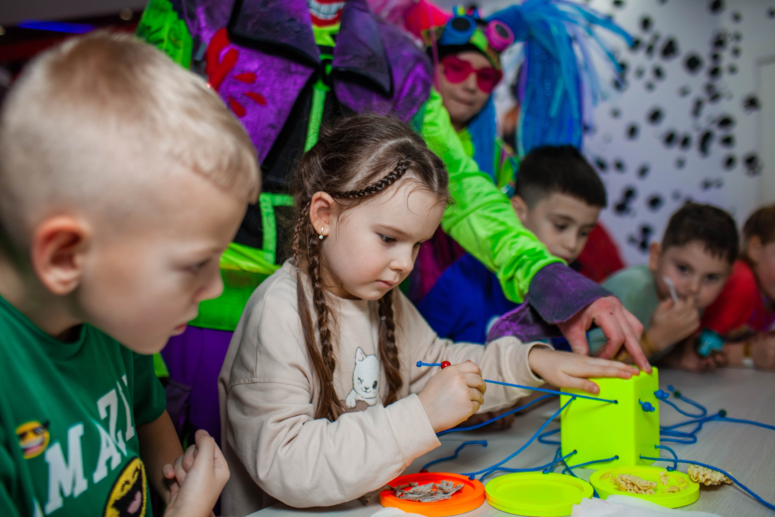Неон Челендж День рождения Ярослава. Детский и семейный фотограф в Санкт-Петербурге Елизавета Сорокина