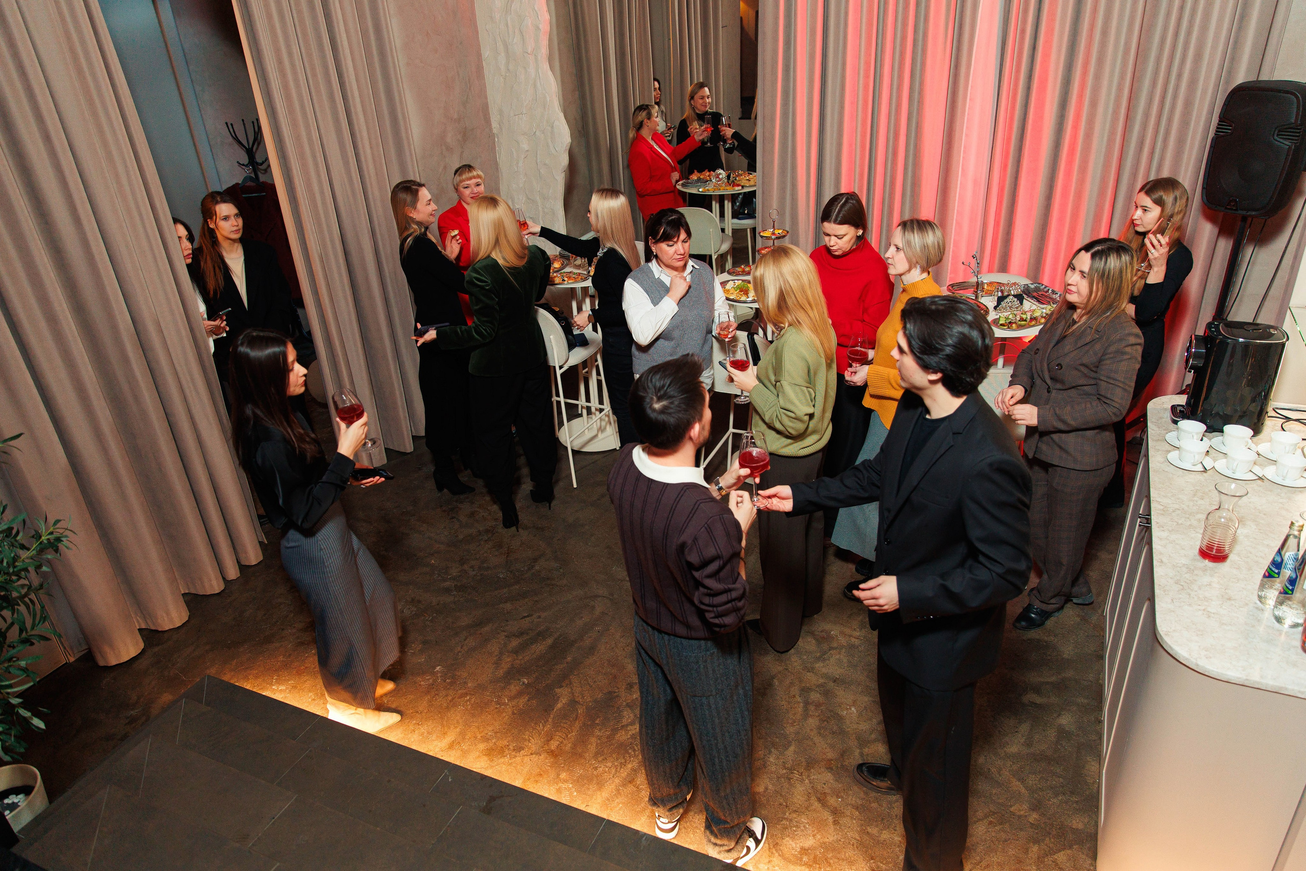 Третий трест в Доме Мафии. Репортажный и свадебный фотограф в Уфе Павел Кожевников