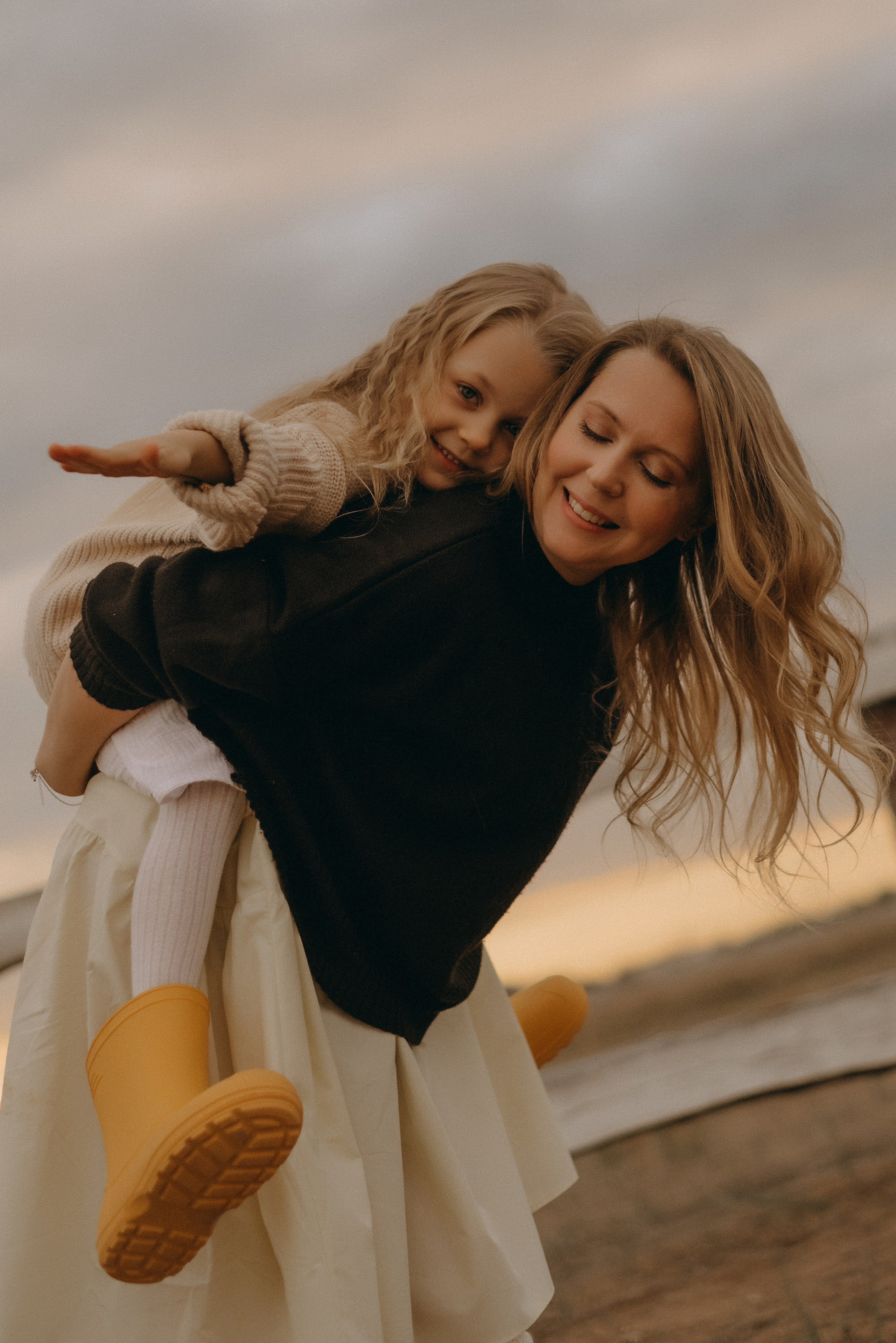 Света и Даша