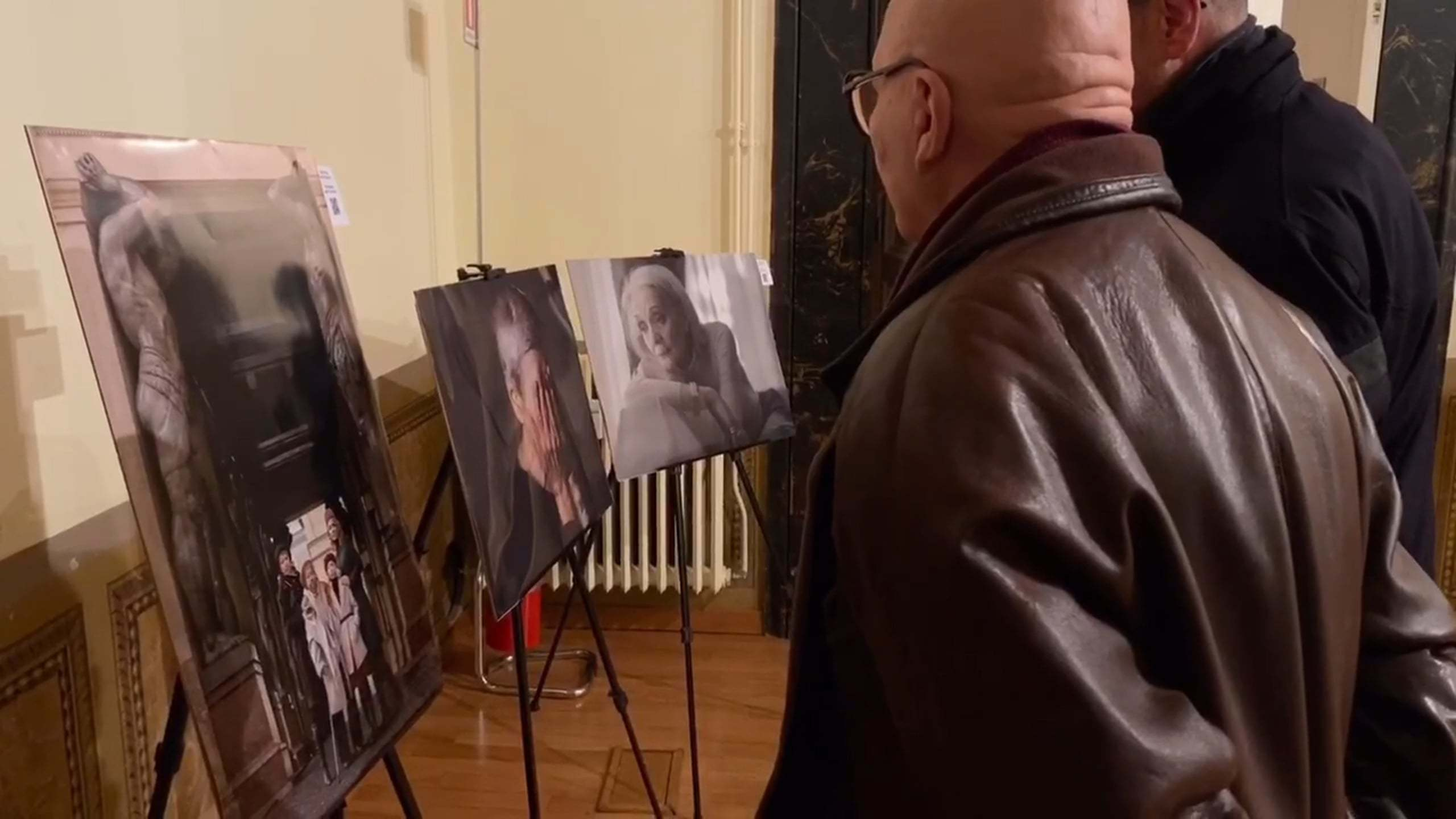 Видео с фотовыставок, где участвовали мои работы. Фотограф Алёна Потёмкина