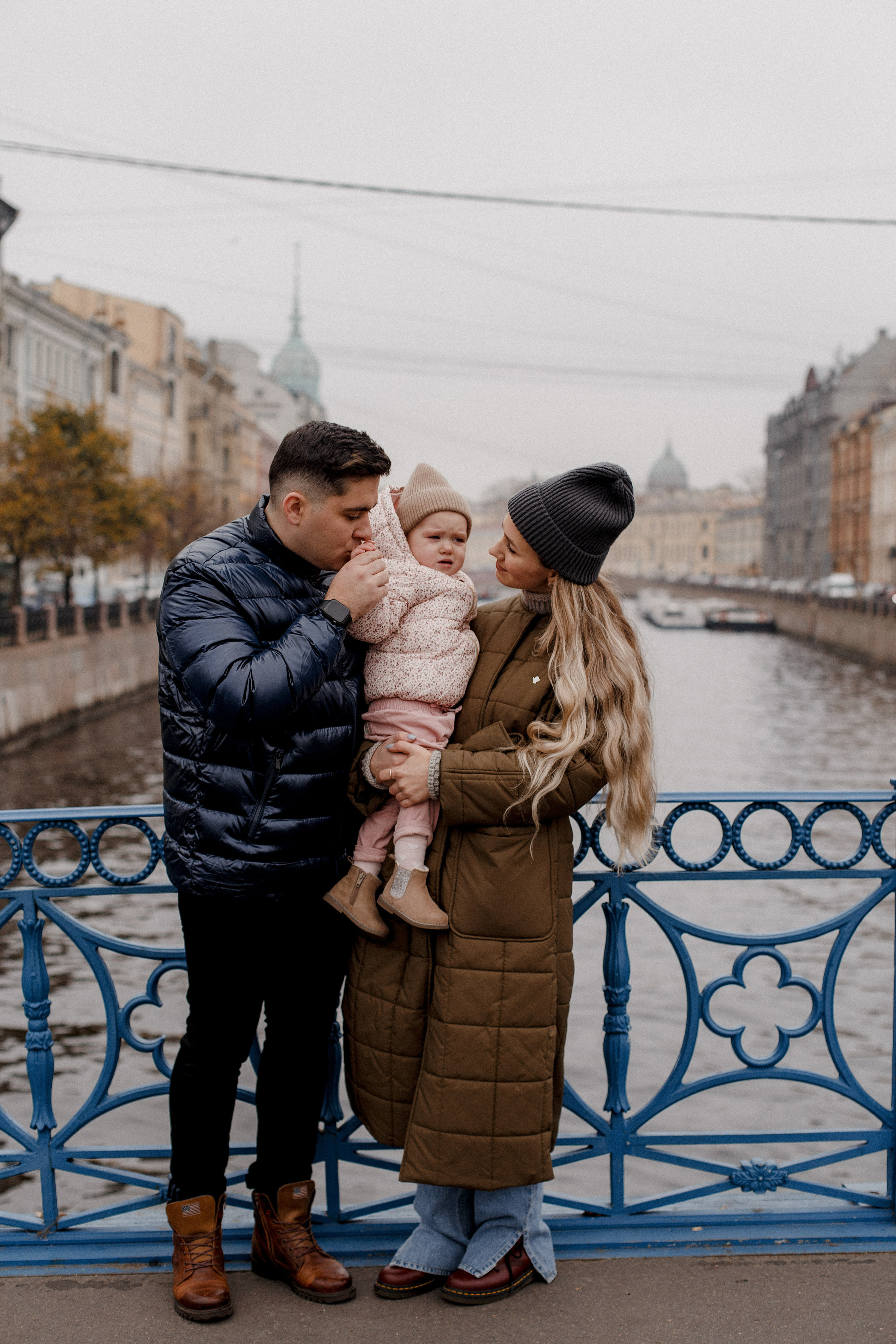 Семейная прогулка по городу. Свадебный фотограф Санкт-Петербург  Москва