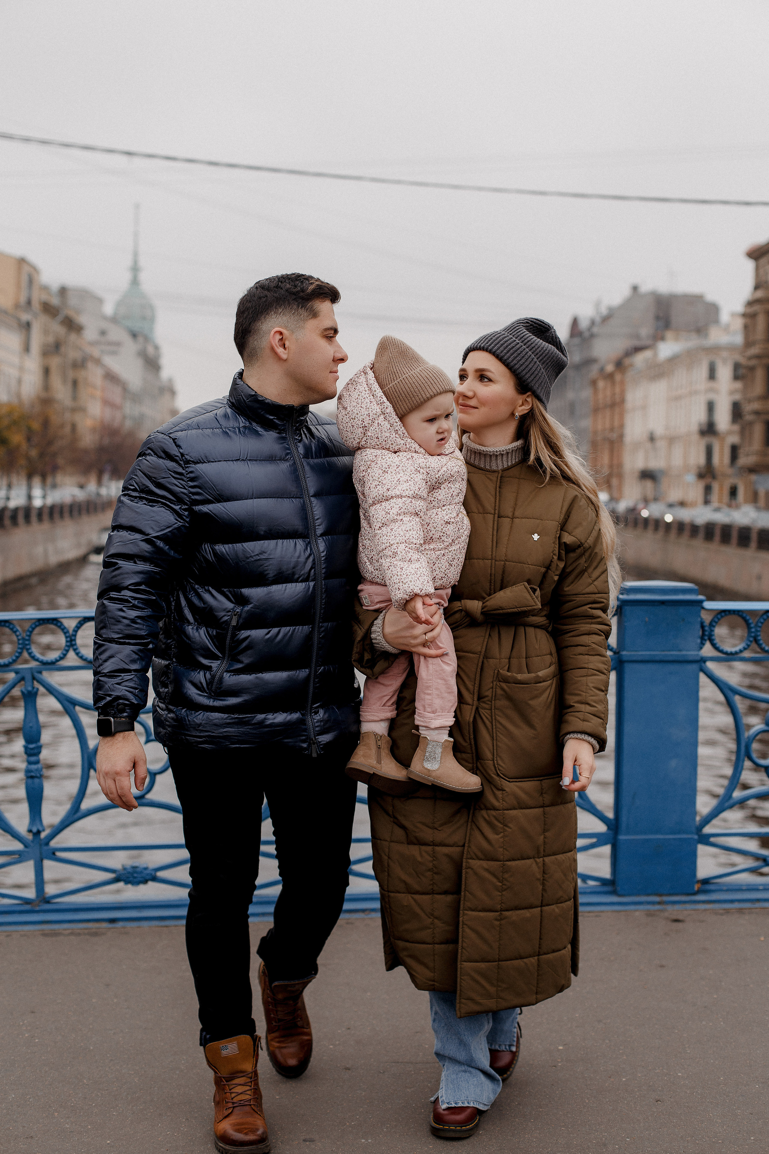 Семейная прогулка по городу. Свадебный фотограф Санкт-Петербург  Москва