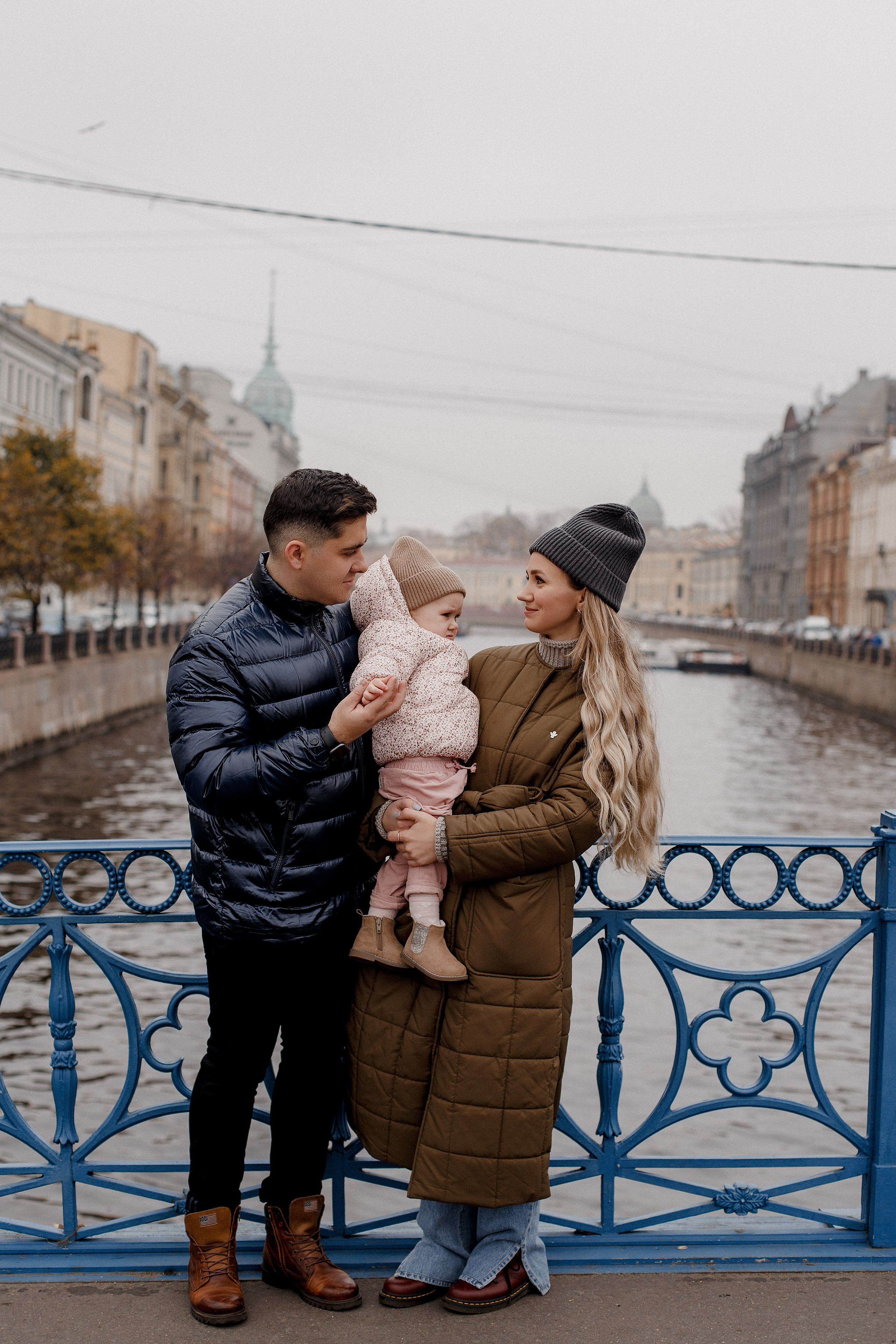Семейная прогулка по городу. Свадебный фотограф Санкт-Петербург  Москва