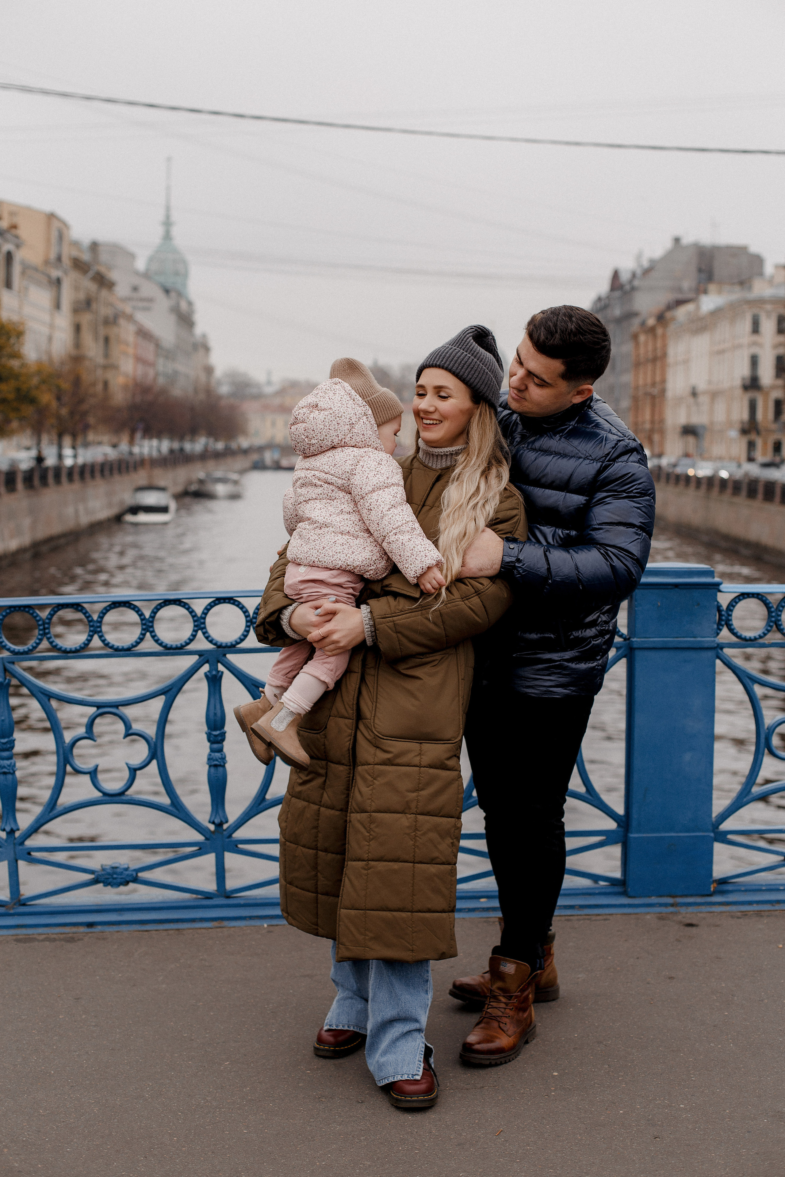 Семейная прогулка по городу. Свадебный фотограф Санкт-Петербург  Москва