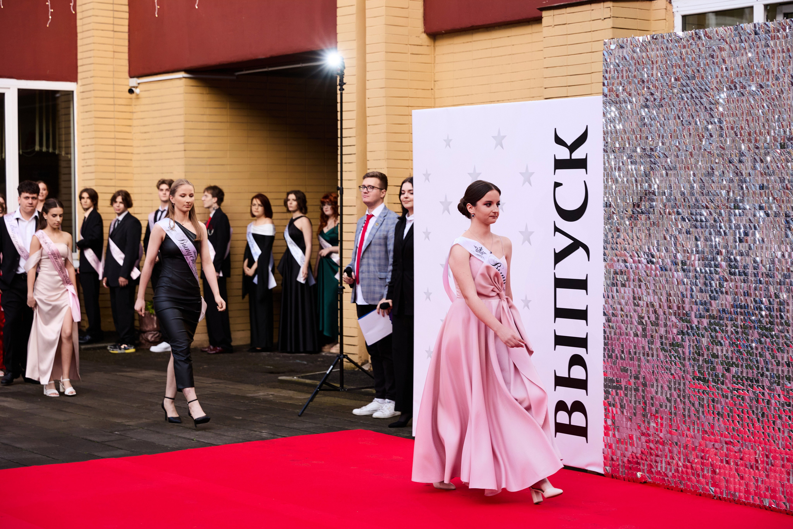 Выпускной 11 класс. Свадебная, репортажная фотосъемка и видеосъемка в Минске. Илья и Юлия Ширмановы. Фотограф | Видеограф | Минск