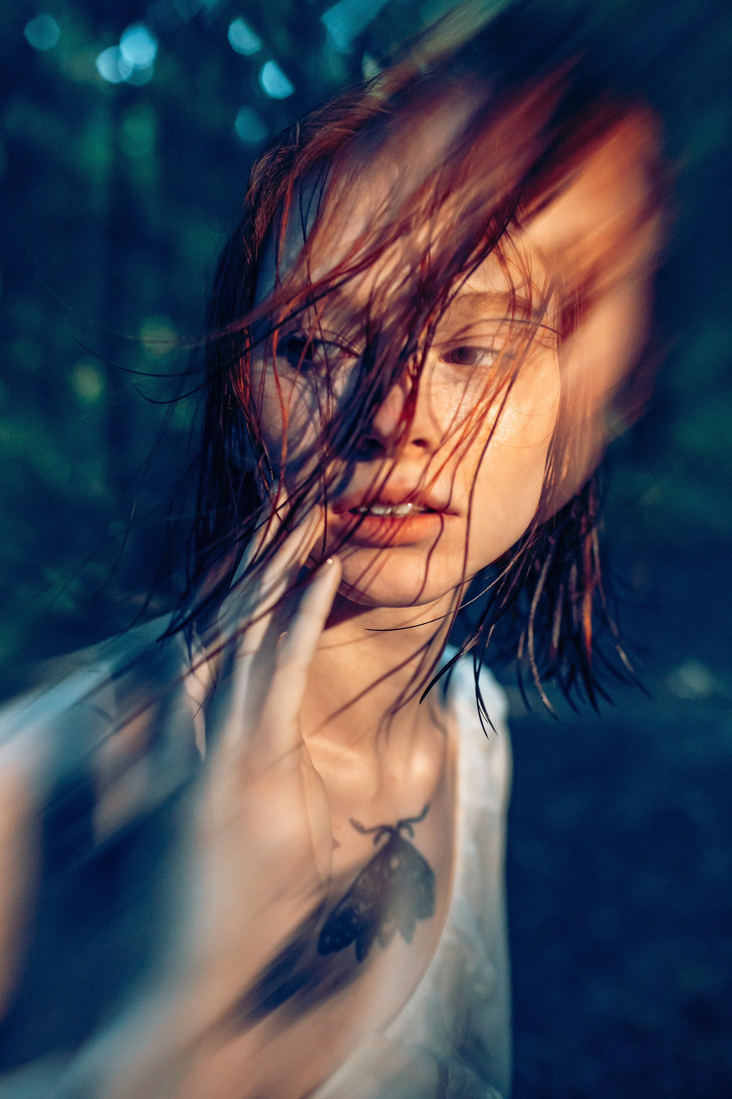 Сквозь листву. Портретный фотограф Лакшин Денис. Истории через фотографию