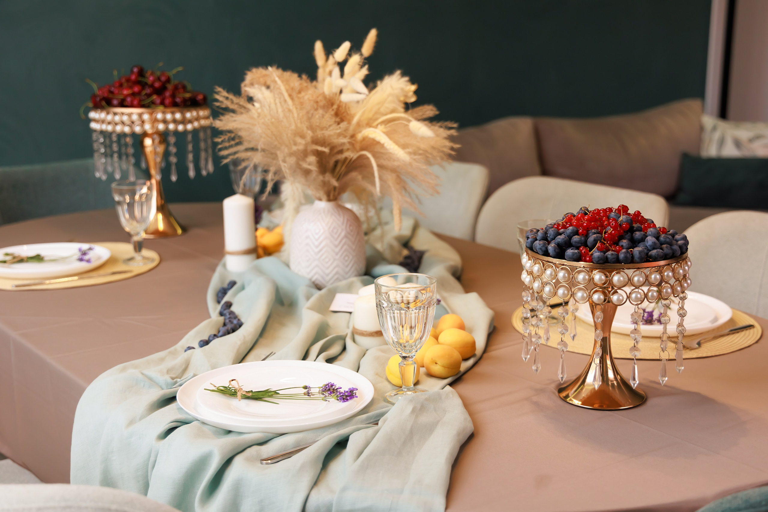 Интерьерная и рекламная съёмка. Свадебный и семейный фотограф в г. Майкопе (выезд по республике и краю)