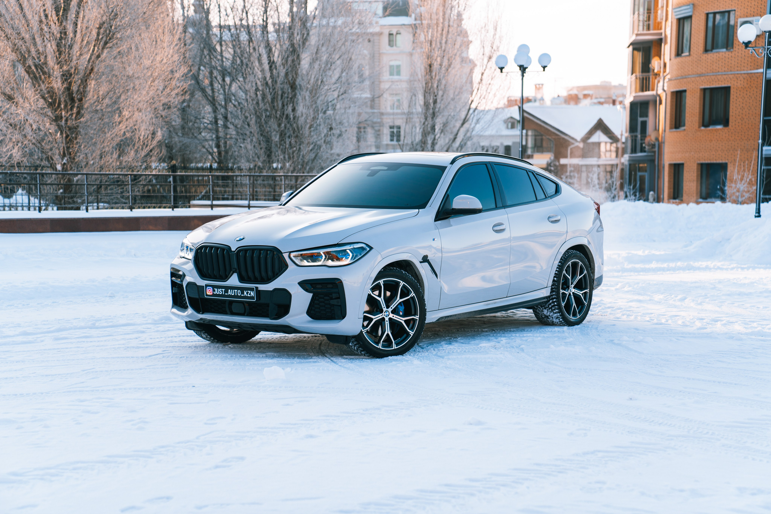 BMW X6 30d X-Drive. Идеальные портреты для соцсетей — Фотограф Ленар