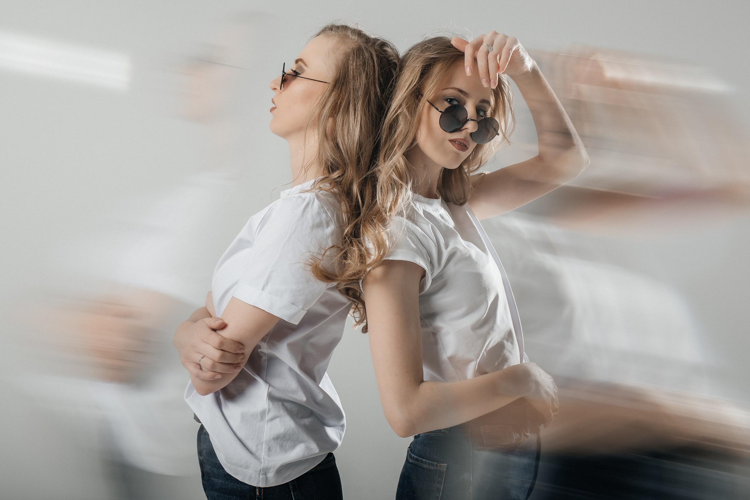 Вика и Настя