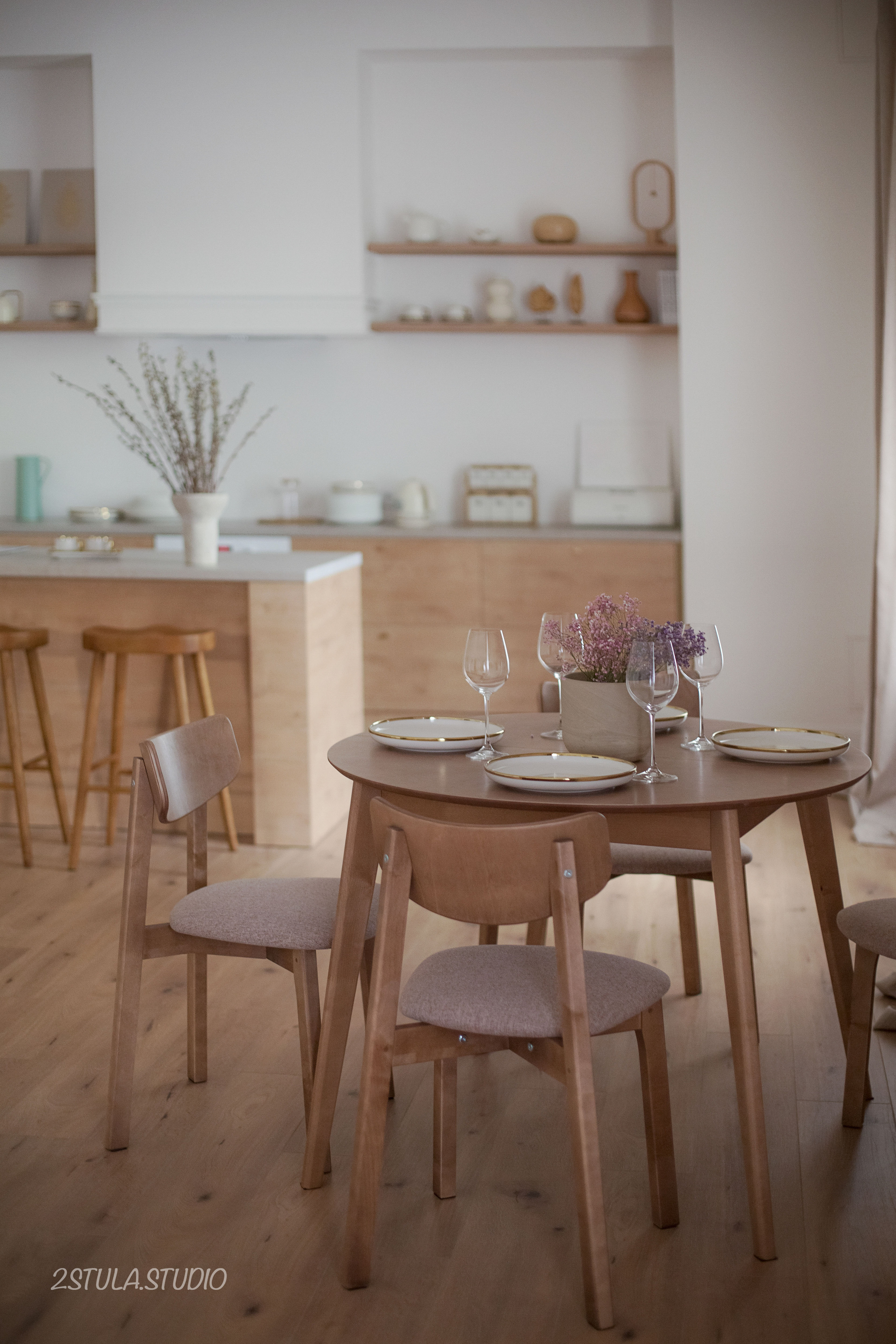 Кухня зал на Радостовца 72/1. Фотостудия Алматы — 2 Stula.Studio | Аренда залов