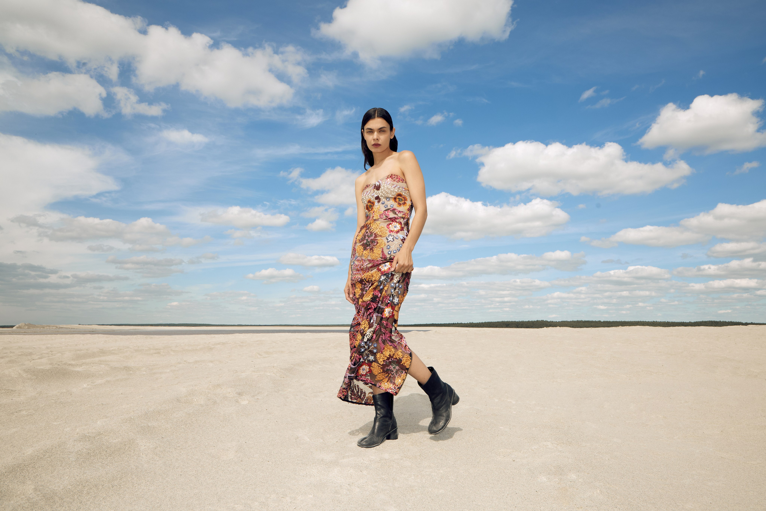 Арт-fashion фотосъёмка «Пески – pt. 2» от Полины Юриной: эстетика песчаных текстур, стиль и вдохновение для брендов и портфолио. Юрина Полина, фотограф из Екатеринбурга