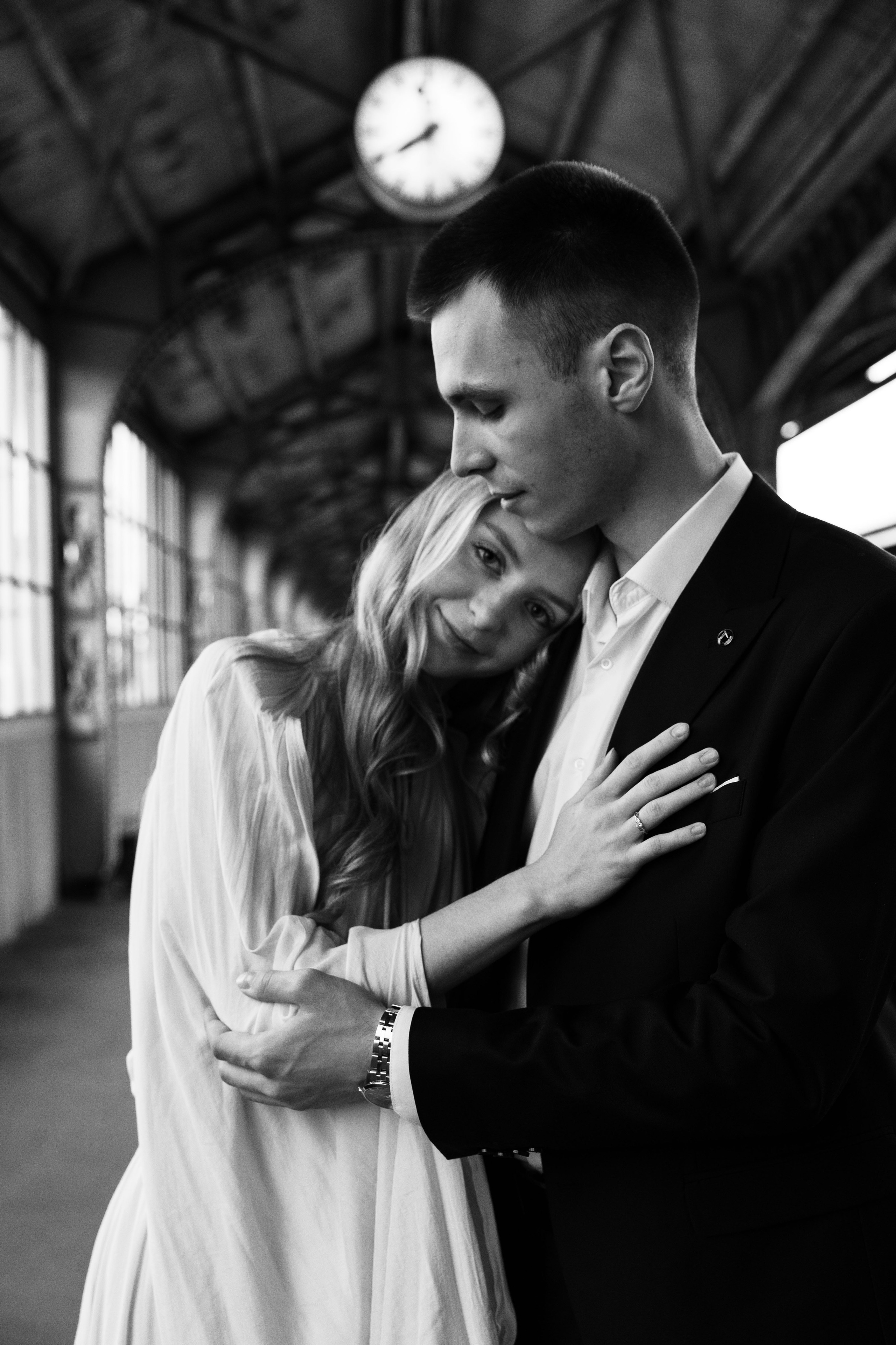 Даша и Константин Витебский вокзал. Фотограф/видеограф в Санкт-Петербурге Динара Гольдина