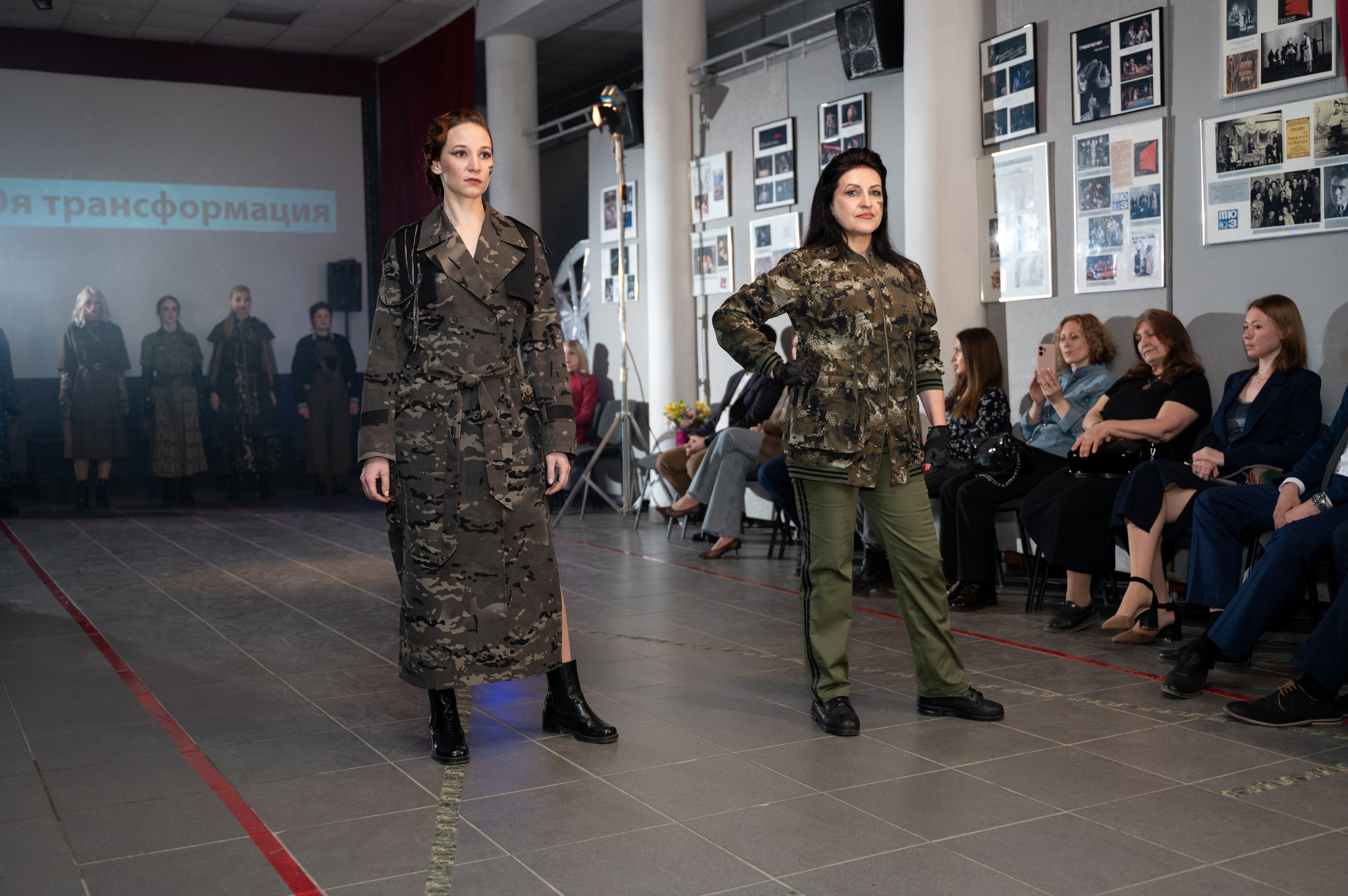 Закрытый показ милитари «Своя трансформация» дизайнера Юлии Бойченко | 24.04.2025. Фотограф в Омске Елизавета Кириллова