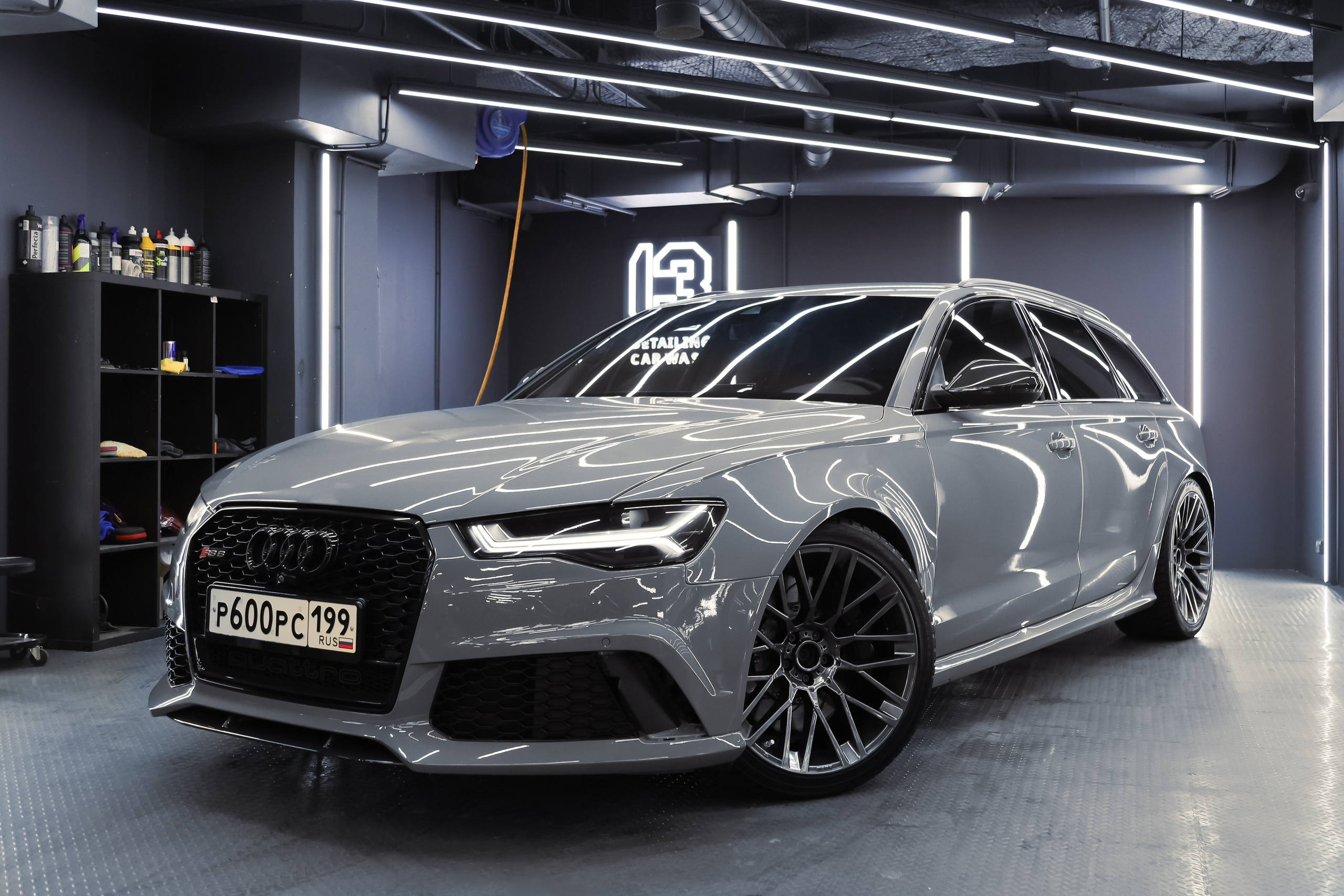 2017 AUDI RS6. Mixturecaptures