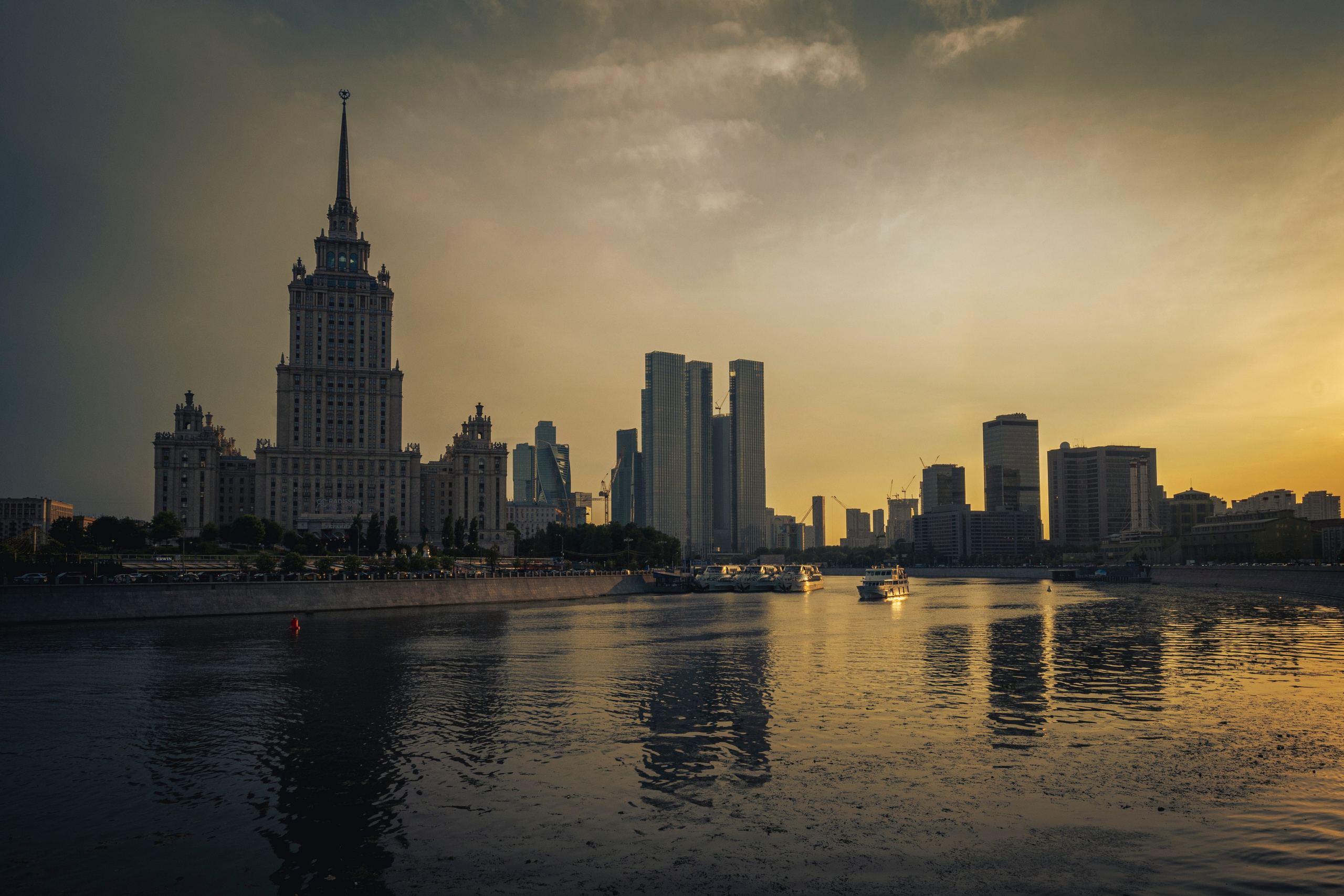 Фотопрогулка. Москва. Июль 2023. Фотограф Роман Адлер