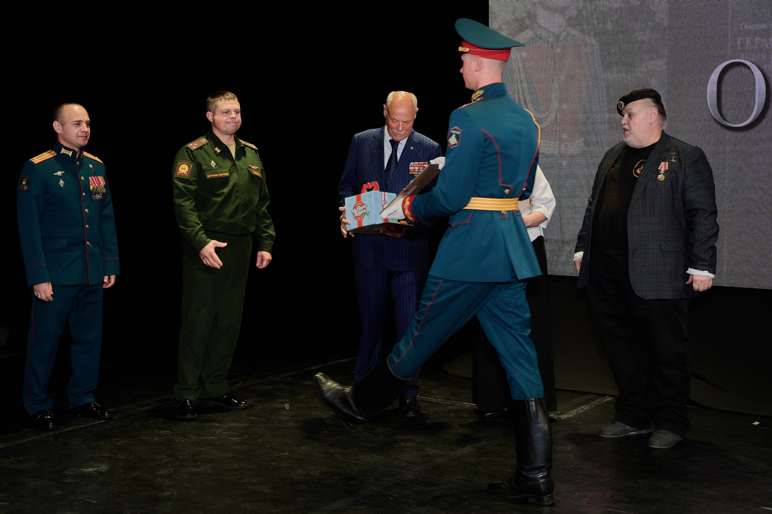 Церемония награждения медалями «Память Героев Отечества». Фотограф Роман Адлер