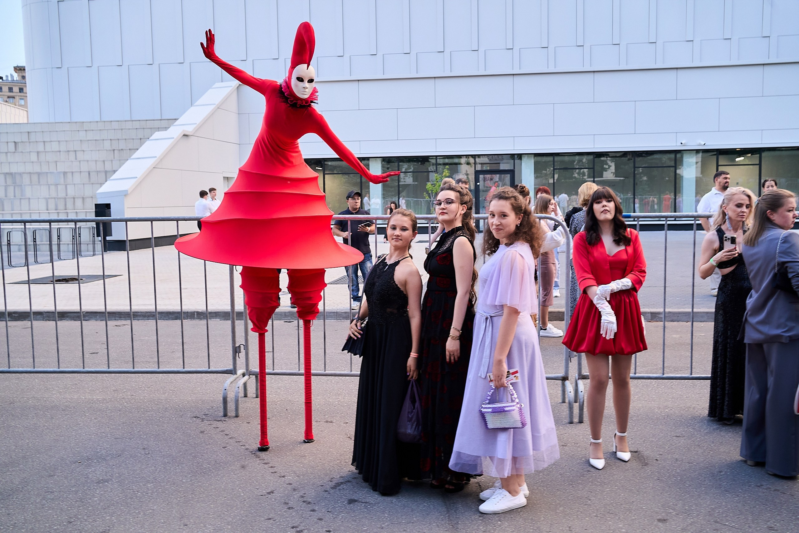 Выпускной 2024 концертный зал Академия ВТБ. Фотограф и Видеограф в Москве. Олег Корушев