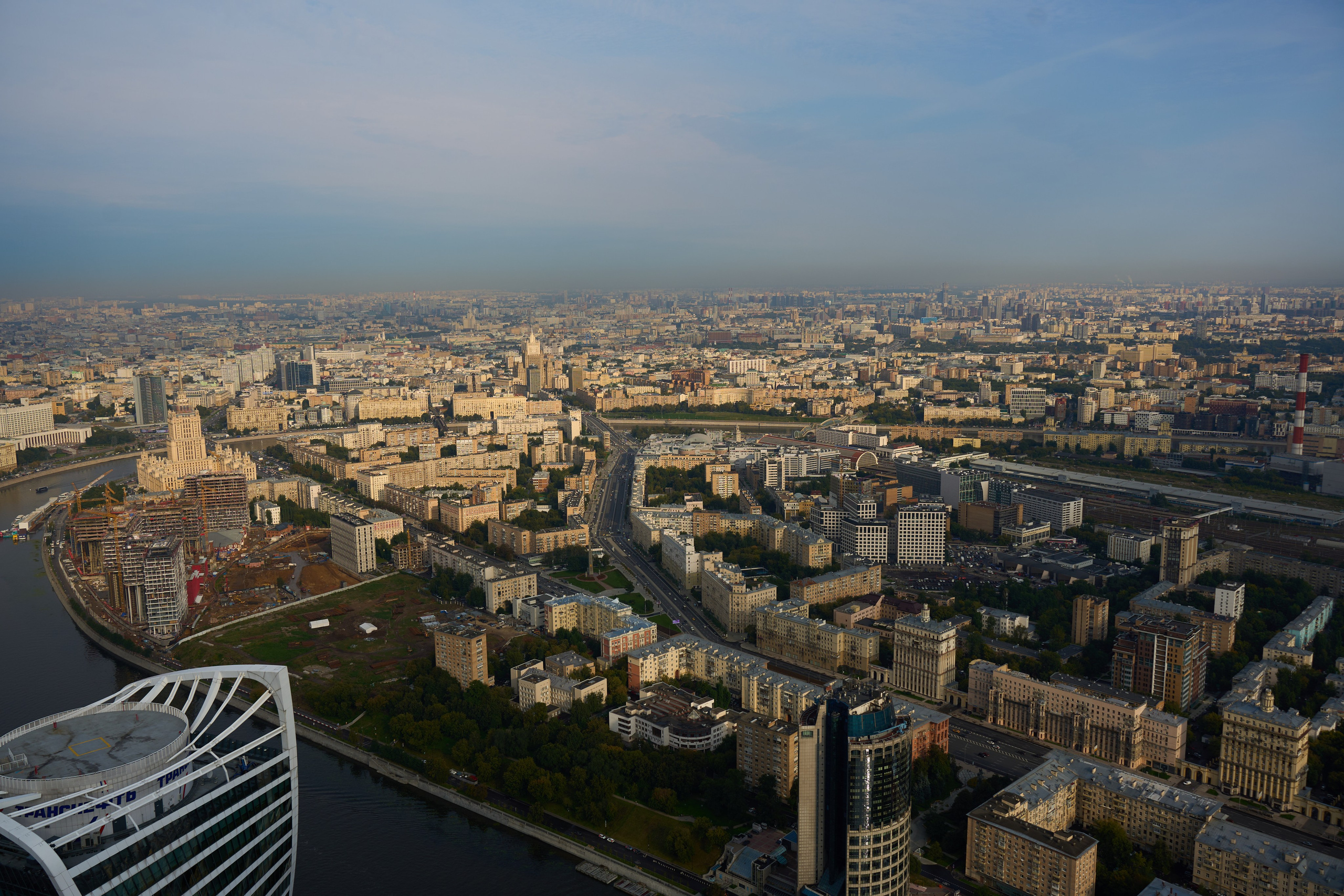 Небоскребы Москвы. Репортажный фотограф в Москве Вадим Галанин