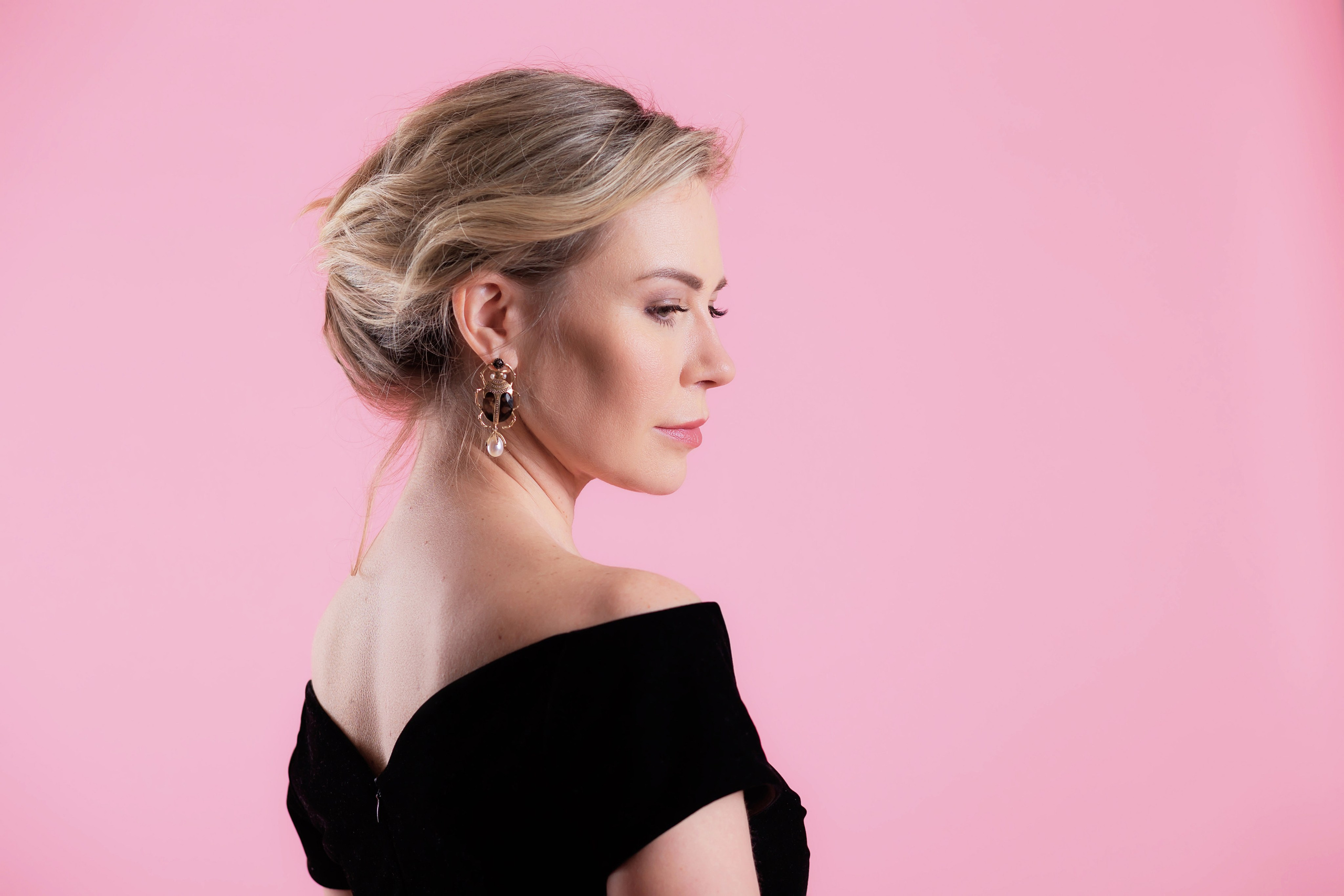 Портретная фотосессия в студии СПб: сдержанный шик и элегантность. Портретные фотосессии, контент-съемки, репортаж