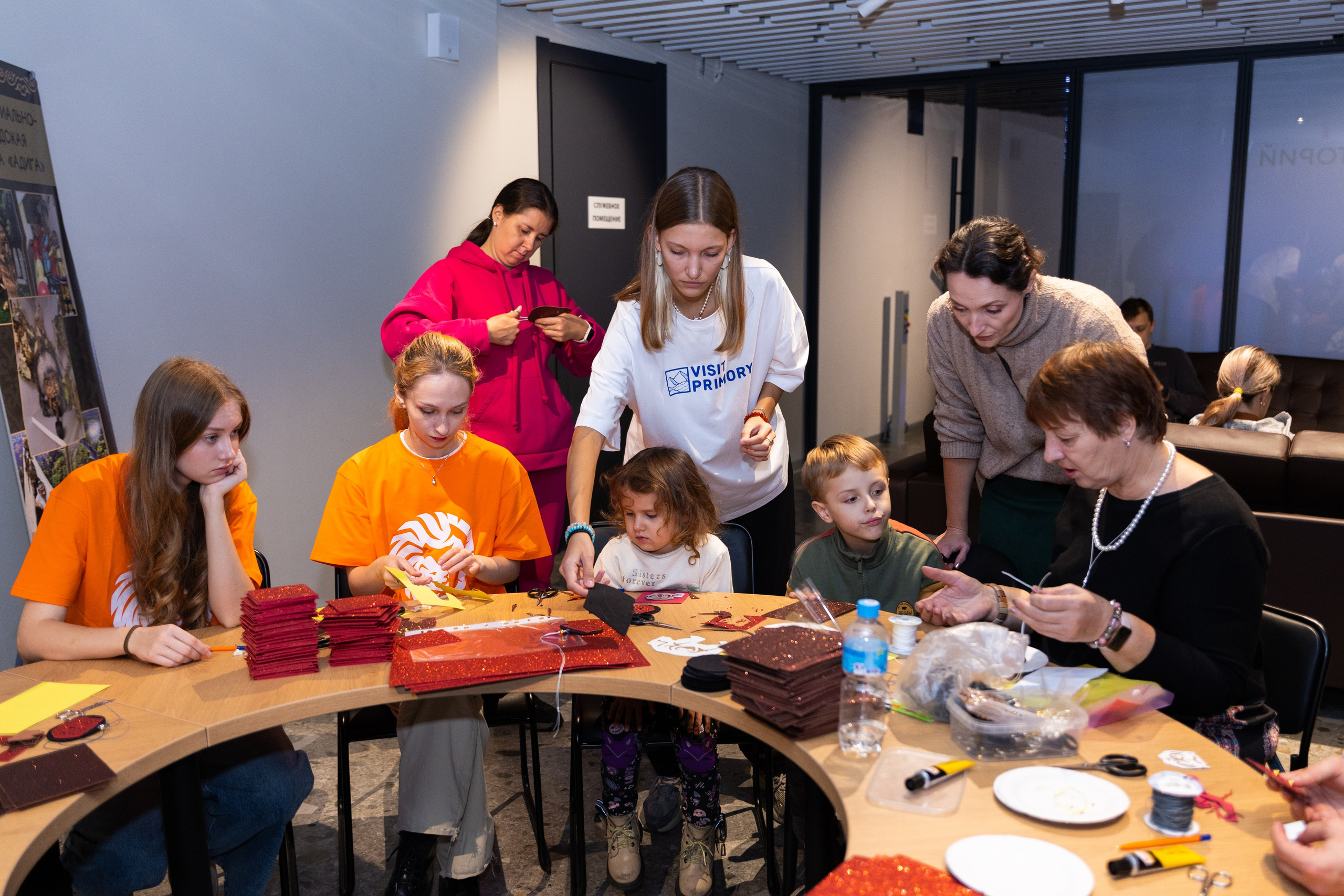 День народного единства в Национальном центре Россия. Олег Катакинов| Репортажный фотограф в городе у моря (Владивосток)