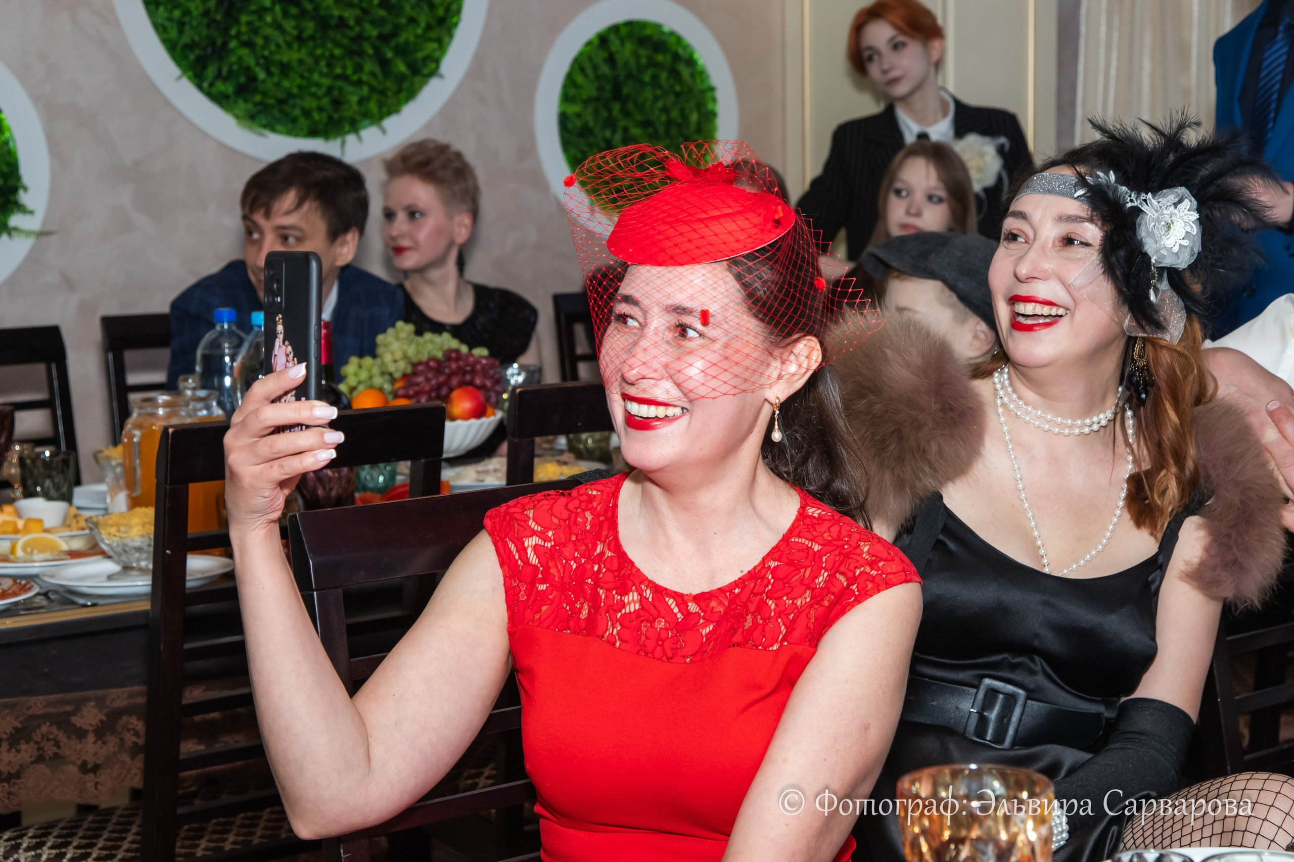 Гангстерская вечеринка в стиле 1920-х. Репортажный Фотограф