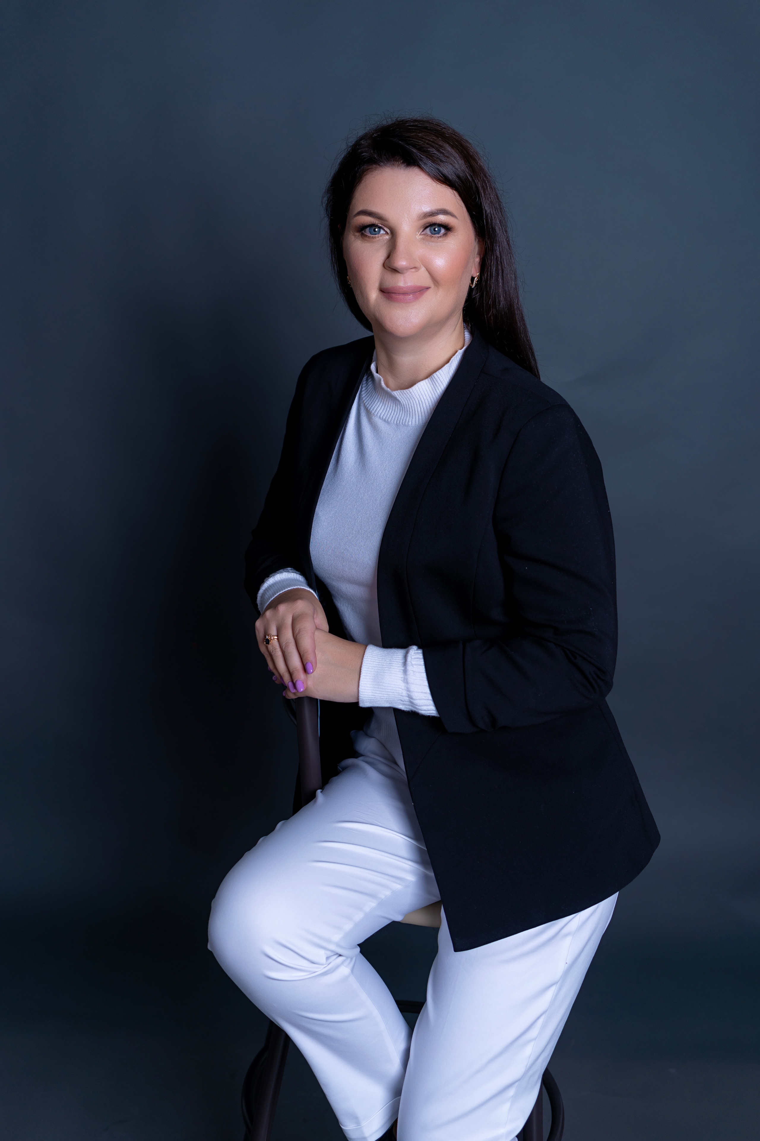 Деловой портрет. Выпускные альбомы в Екатеринбурге, от Анастасии Саловой