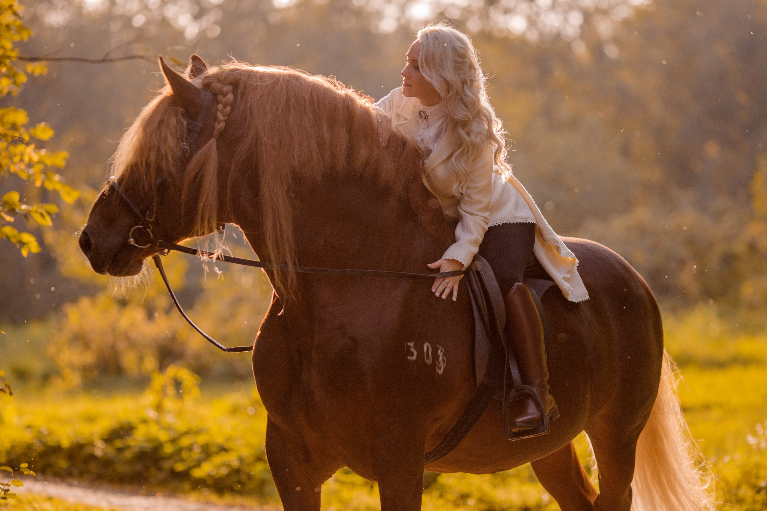 Осенняя фотосессия в костюме амазонка