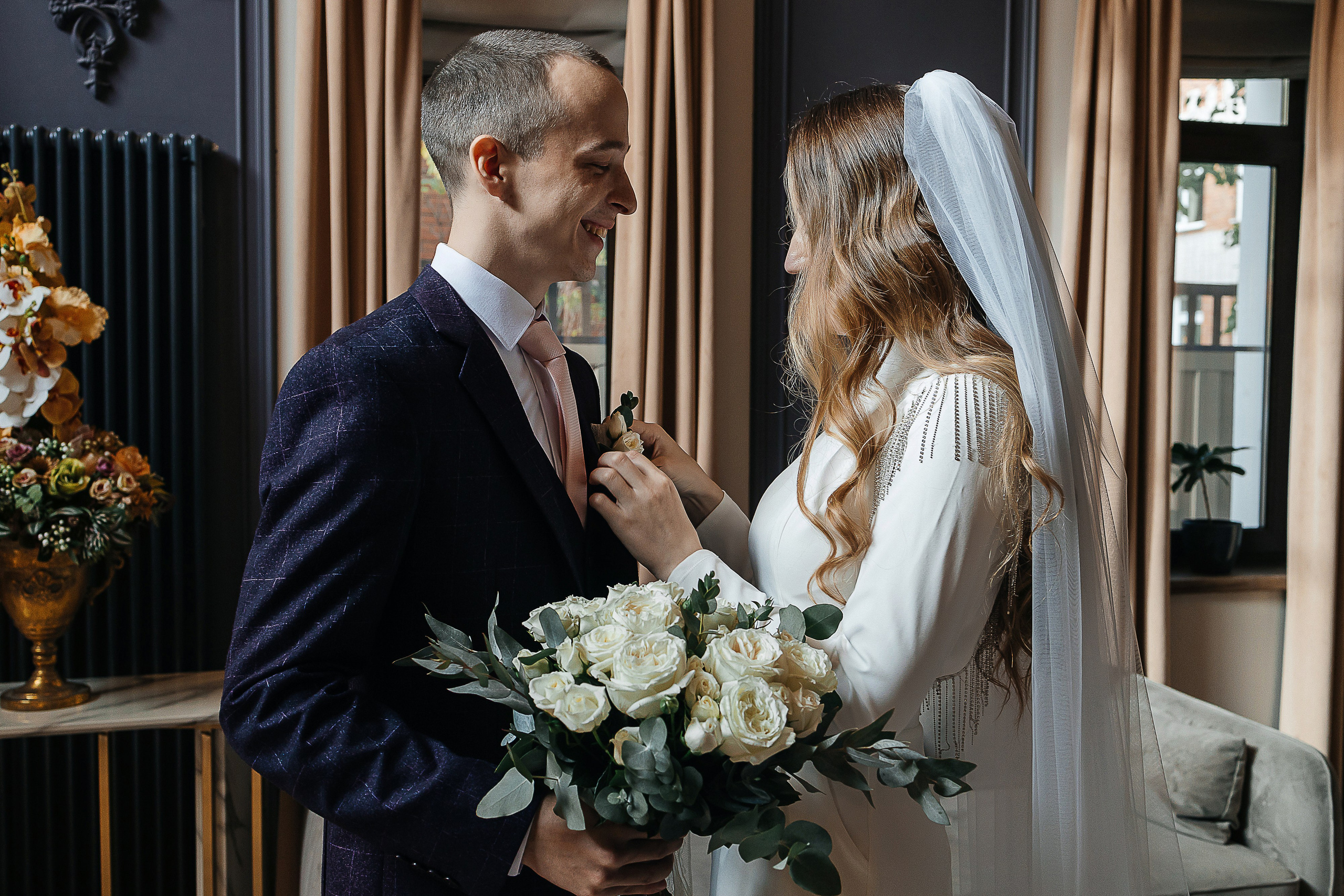 Роскошная выездная церемония в отеле. Олег Сверчков | Свадебный фотограф Вологда