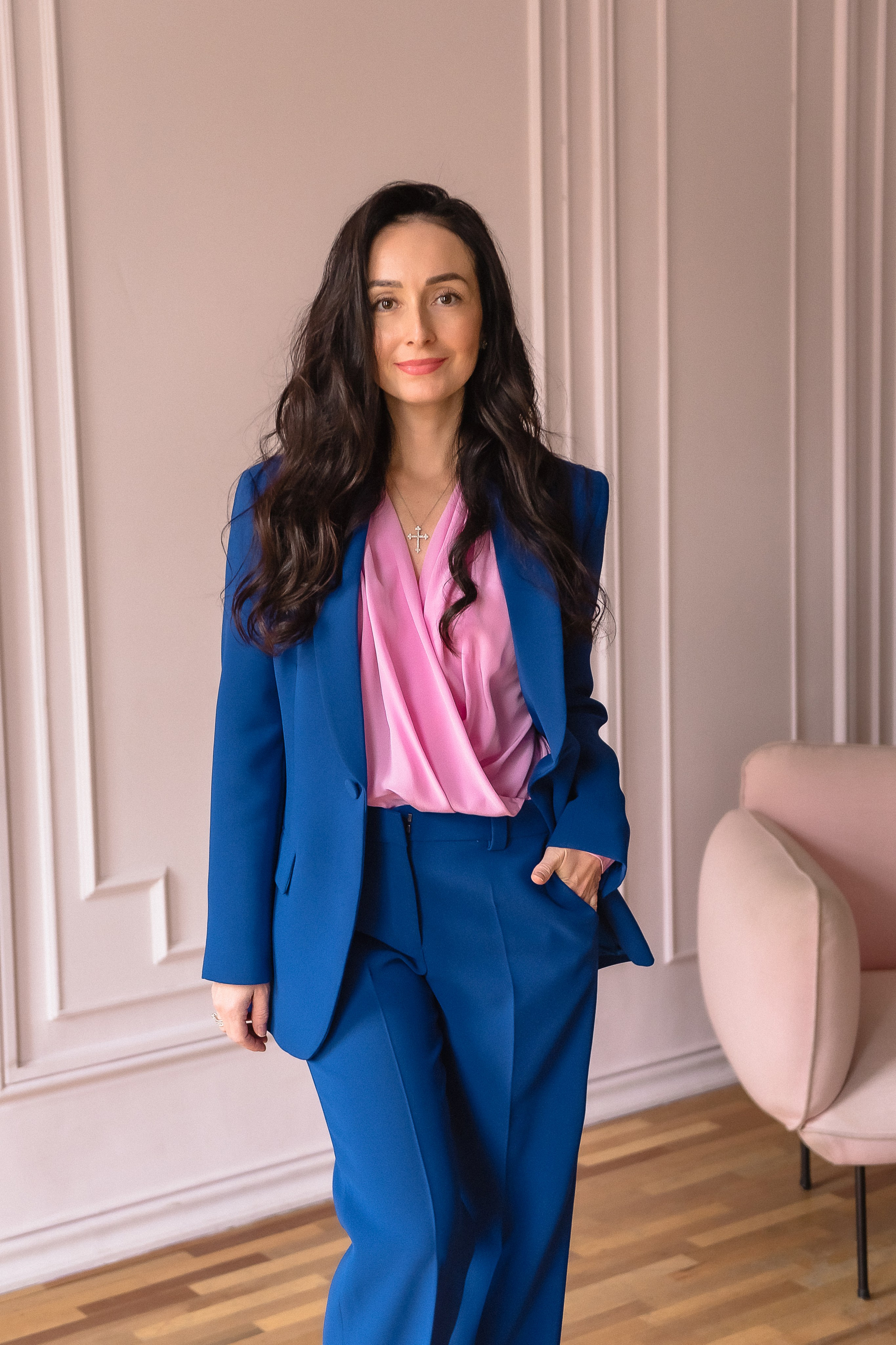 Кабинет с розовой стеной. КОНТЕНТ |БРЕНД фотограф Санкт-Петербург — Жанна Олтаржевская