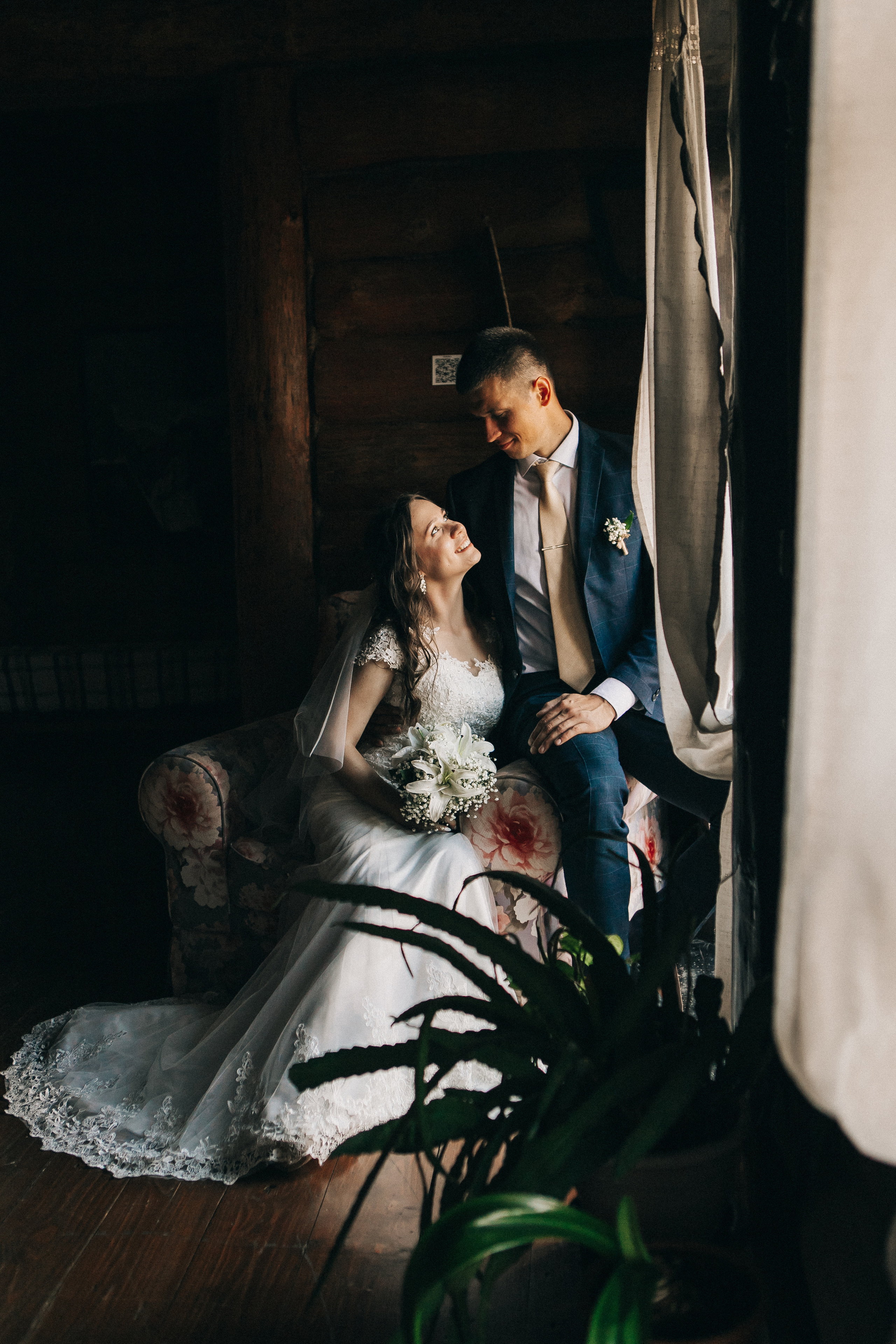 Ксения и Леонид. Бобровая долина, парк Кирова. Свадебный фотограф Юлия Сарапульцева, Ижевск