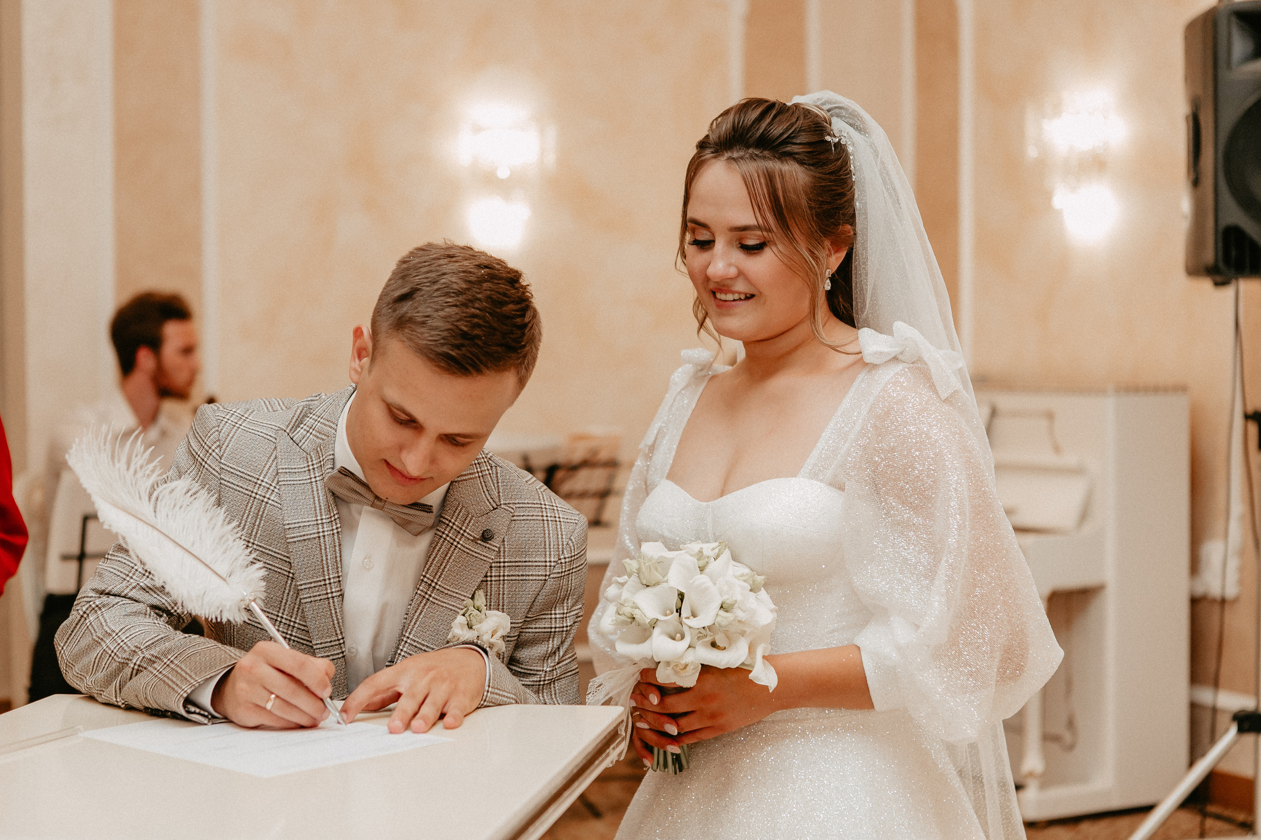 Диана и Илья. Набережная, Президентский дворец. Свадебный фотограф Юлия Сарапульцева, Ижевск