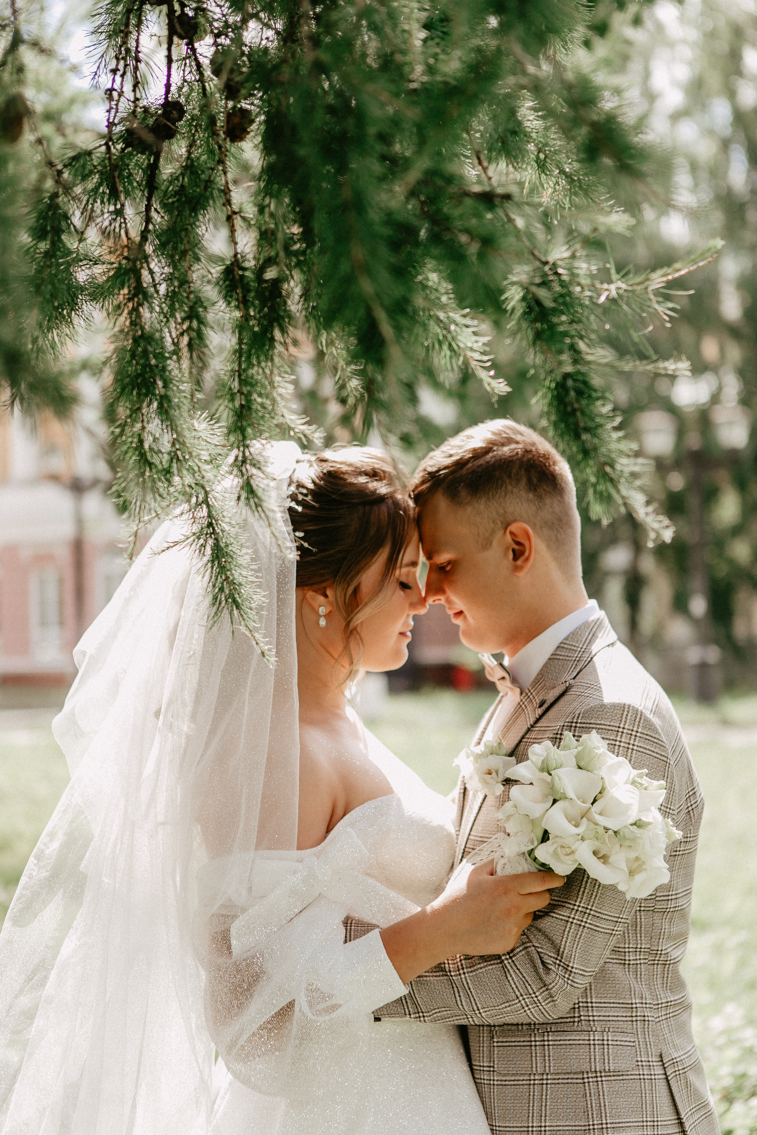 Диана и Илья. Набережная, Президентский дворец. Свадебный фотограф Юлия Сарапульцева, Ижевск