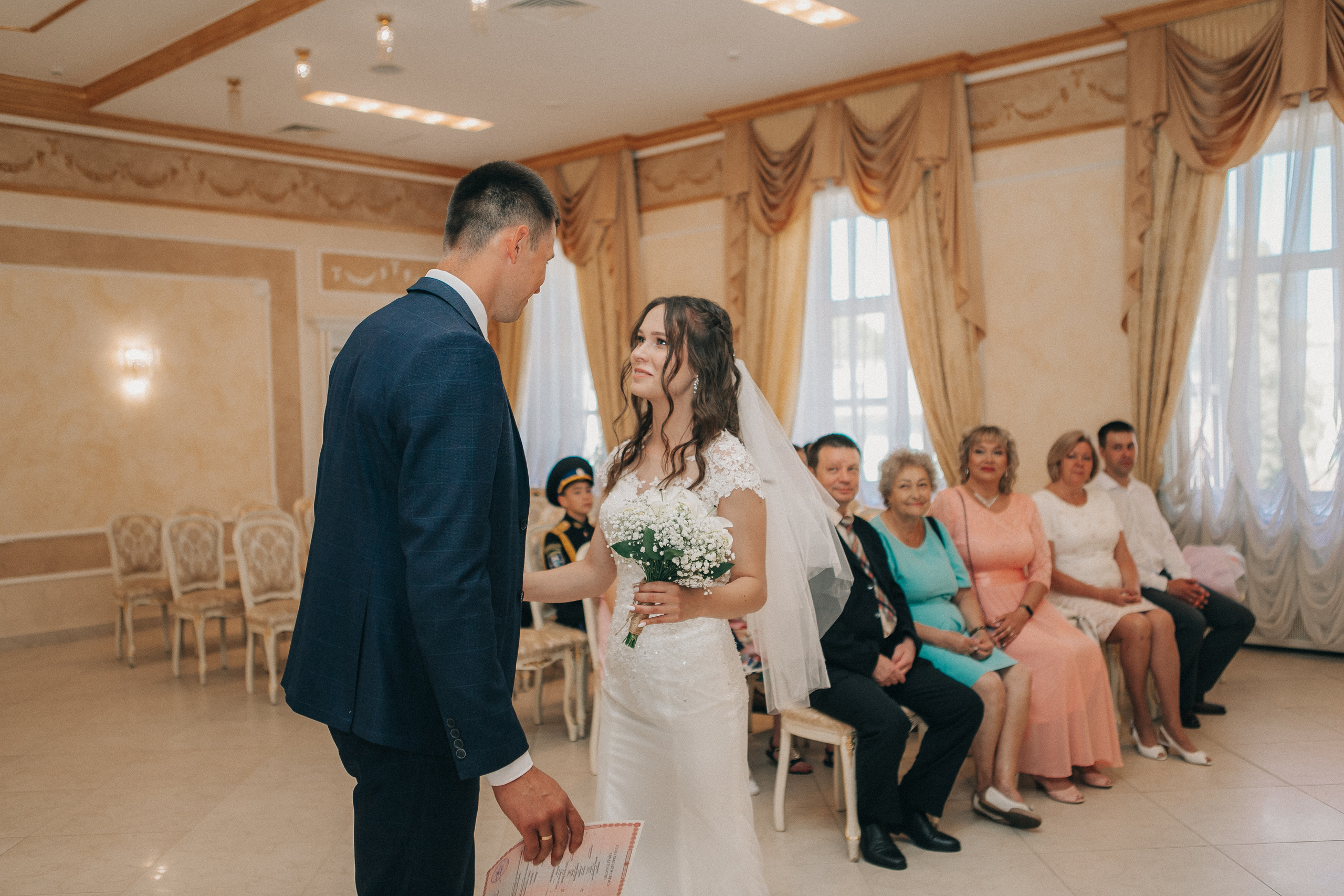 Ксения и Леонид. Бобровая долина, парк Кирова. Свадебный фотограф Юлия Сарапульцева, Ижевск