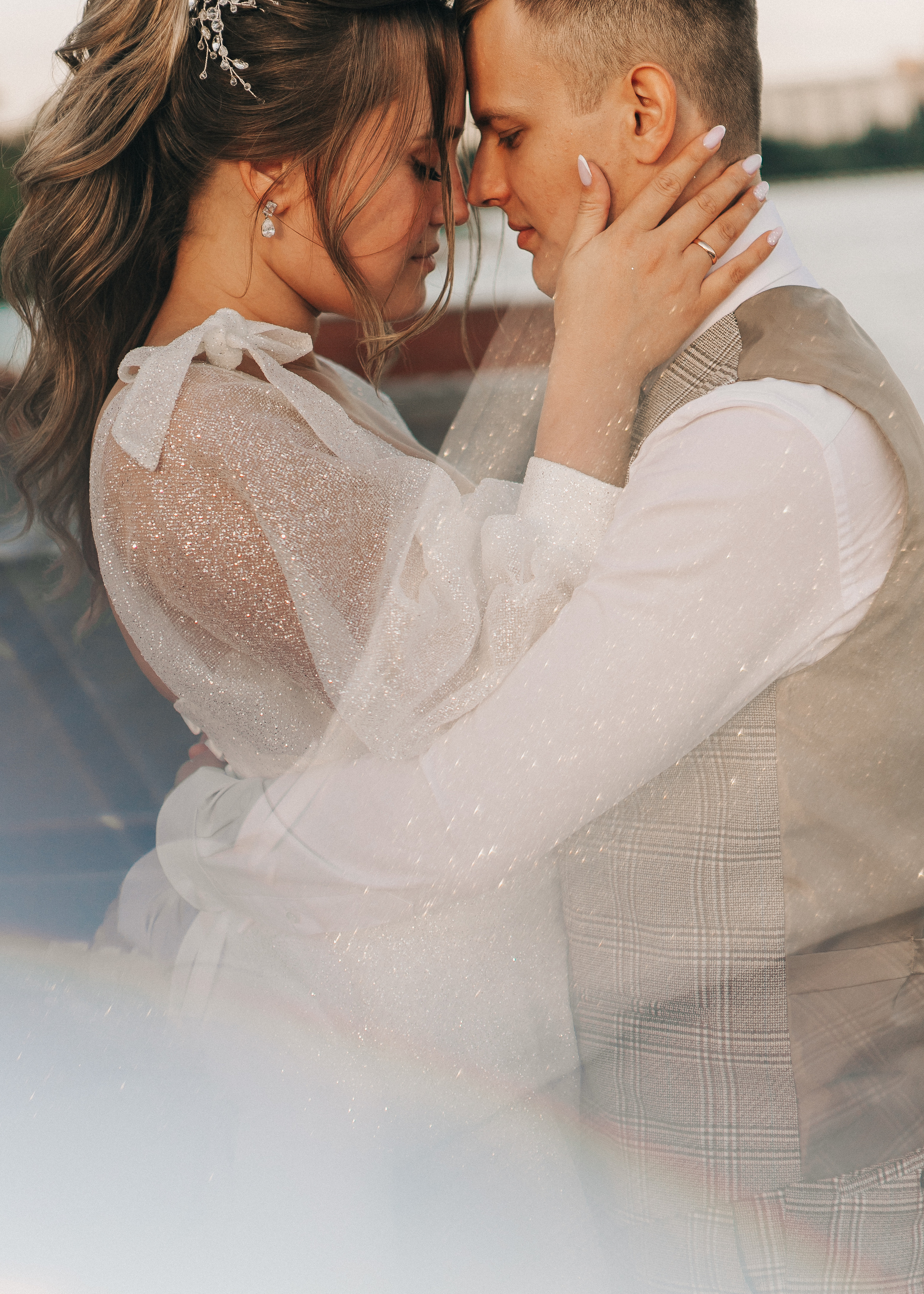 Диана и Илья. Набережная, Президентский дворец. Свадебный фотограф Юлия Сарапульцева, Ижевск