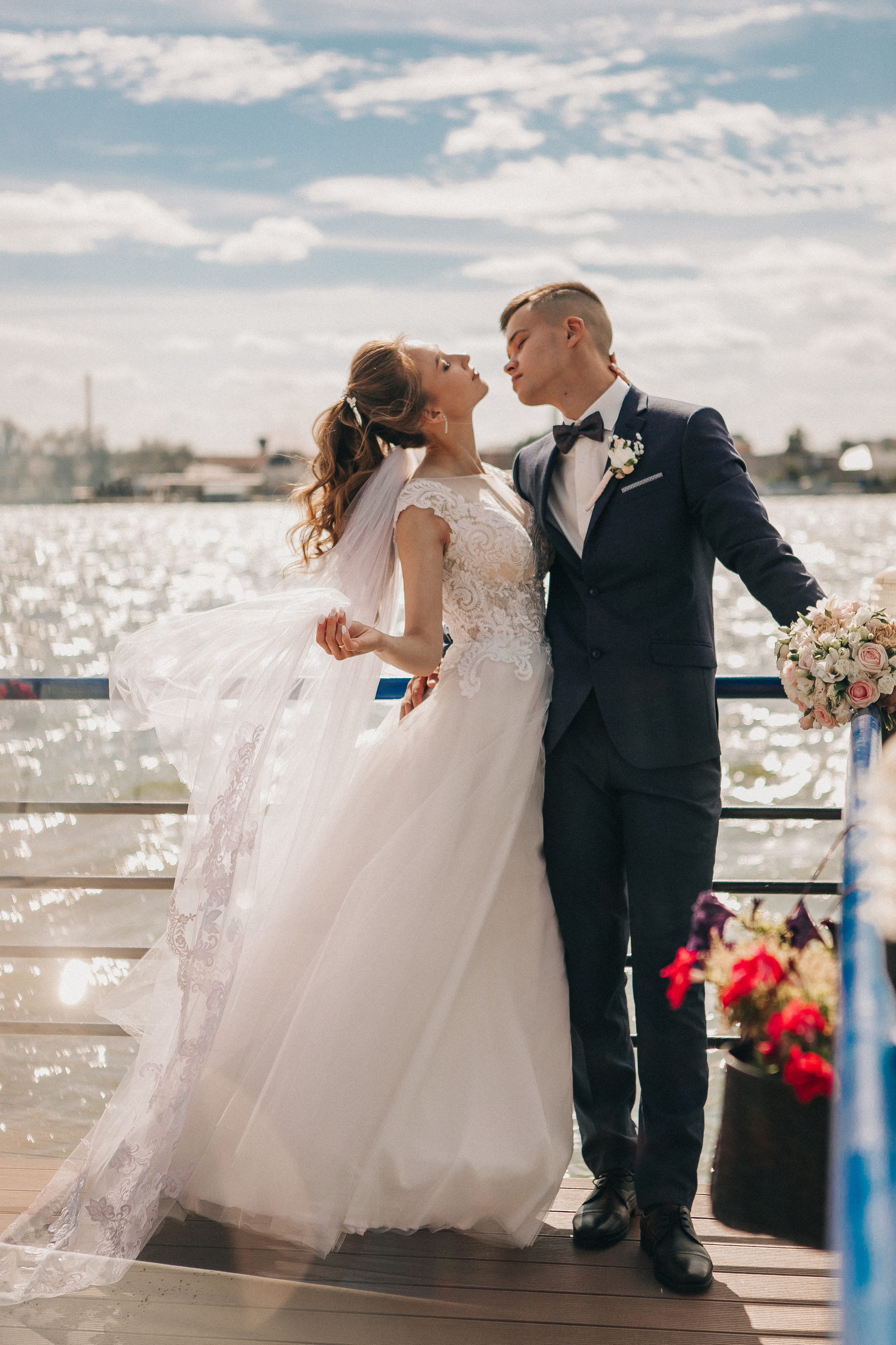 Кристина и Артём. Набережная, парк Кирова, Михайловский собор. Свадебный фотограф Юлия Сарапульцева, Ижевск