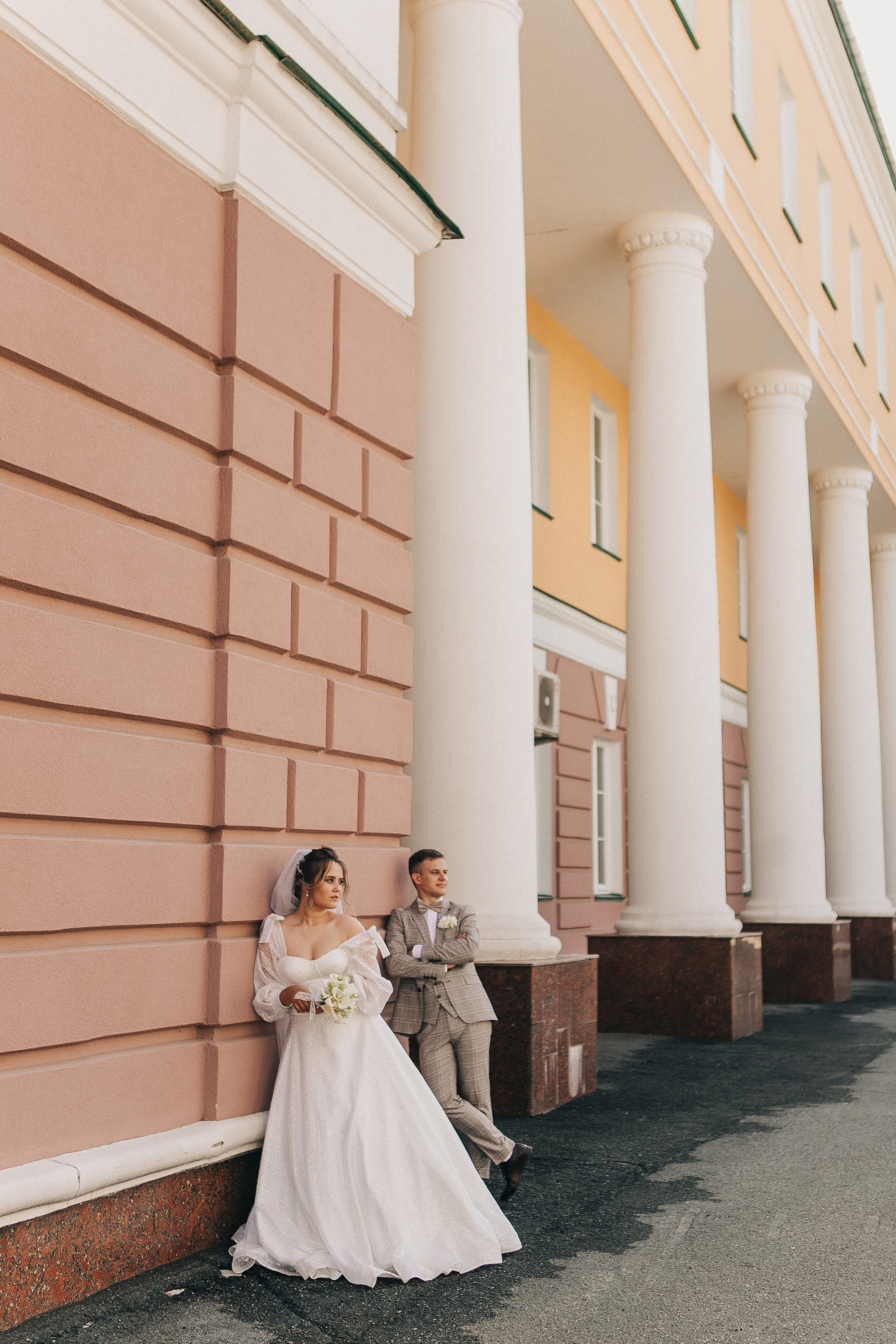 Диана и Илья. Набережная, Президентский дворец. Свадебный фотограф Юлия Сарапульцева, Ижевск
