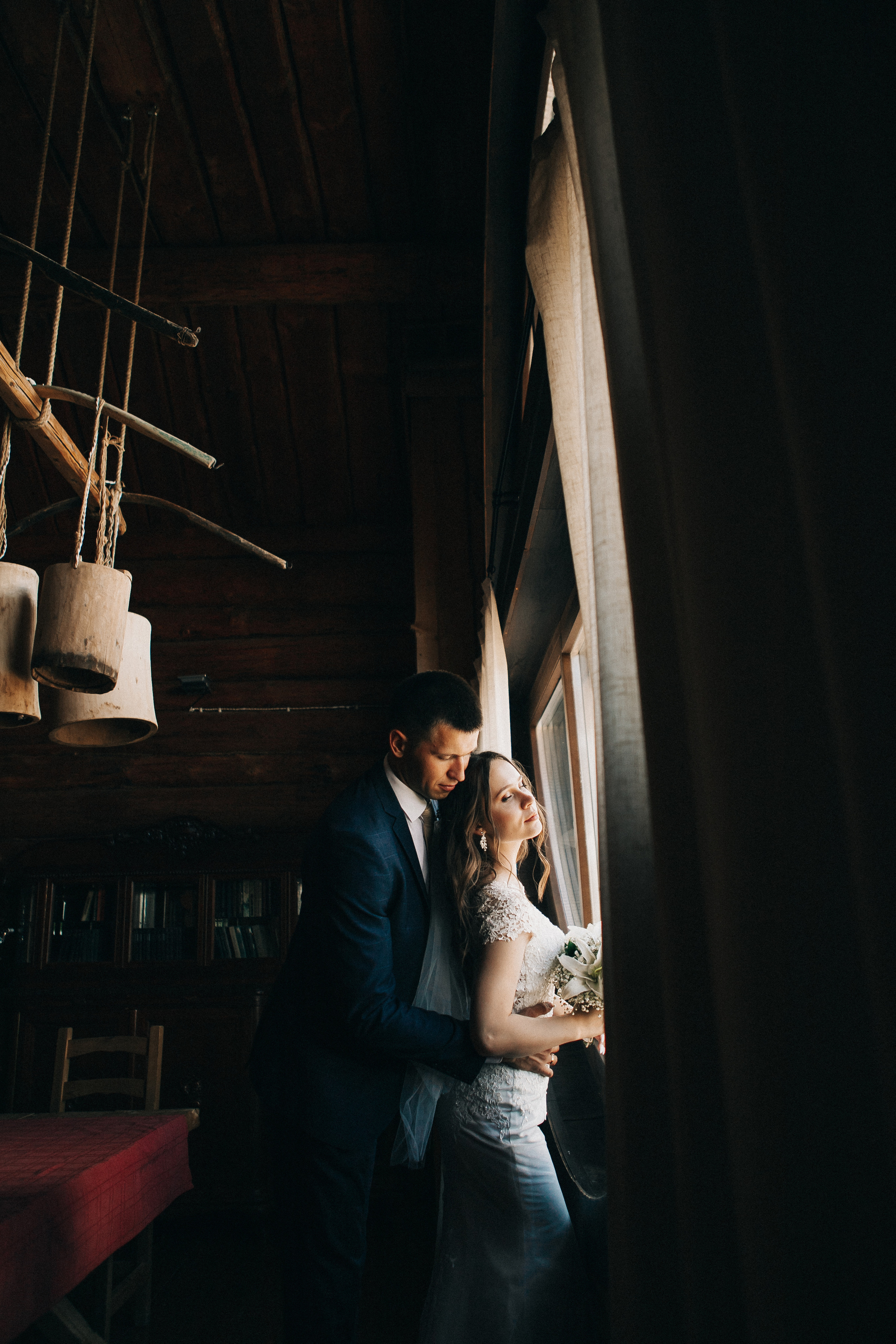 Ксения и Леонид. Бобровая долина, парк Кирова. Свадебный фотограф Юлия Сарапульцева, Ижевск
