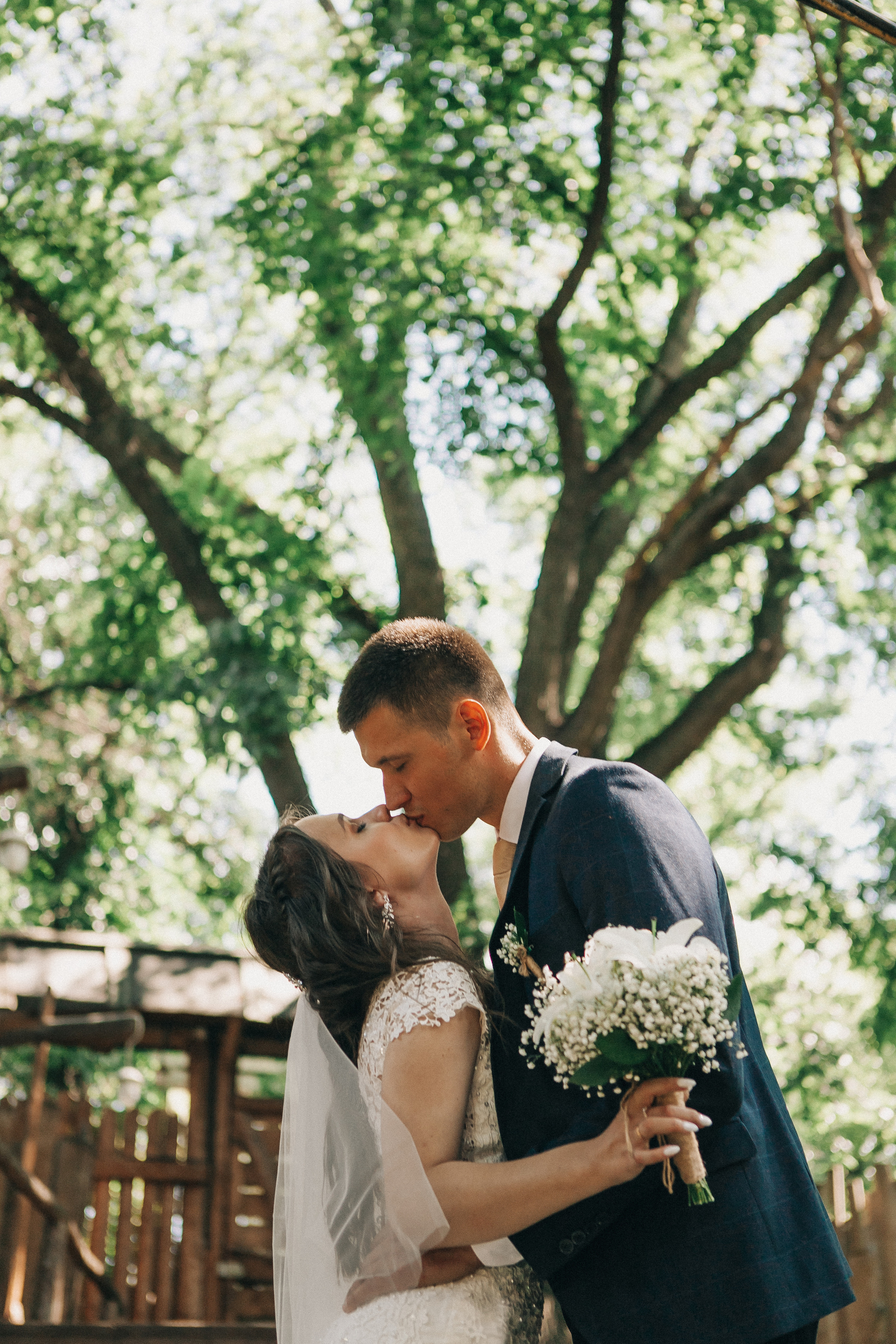 Ксения и Леонид. Бобровая долина, парк Кирова. Свадебный фотограф Юлия Сарапульцева, Ижевск