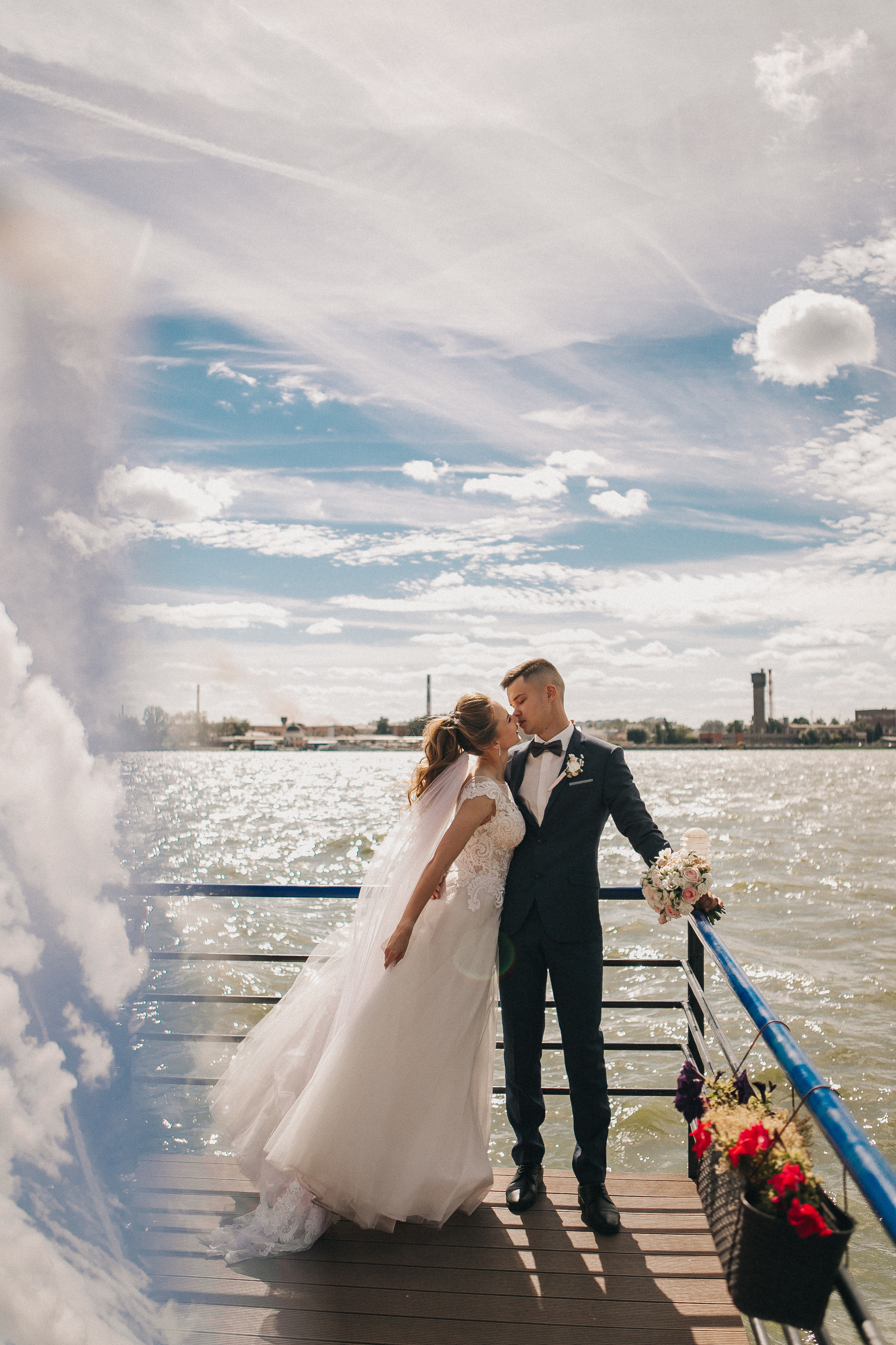 Кристина и Артём. Набережная, парк Кирова, Михайловский собор. Свадебный фотограф Юлия Сарапульцева, Ижевск